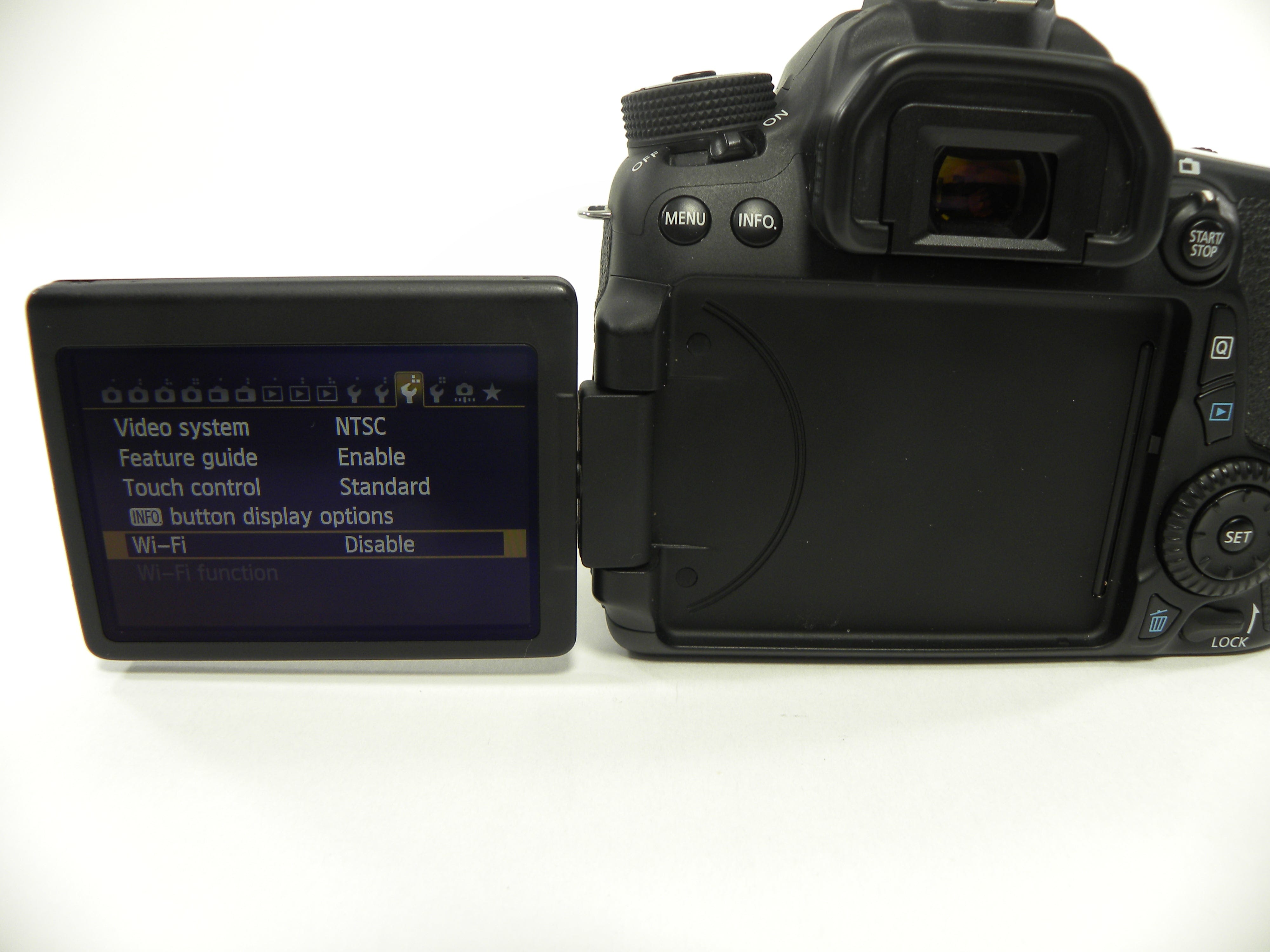 Canon EOS 70D 20.2mp Digital SLR w/EF-S 18-55 IS STM Shutter Ct. 13,227
