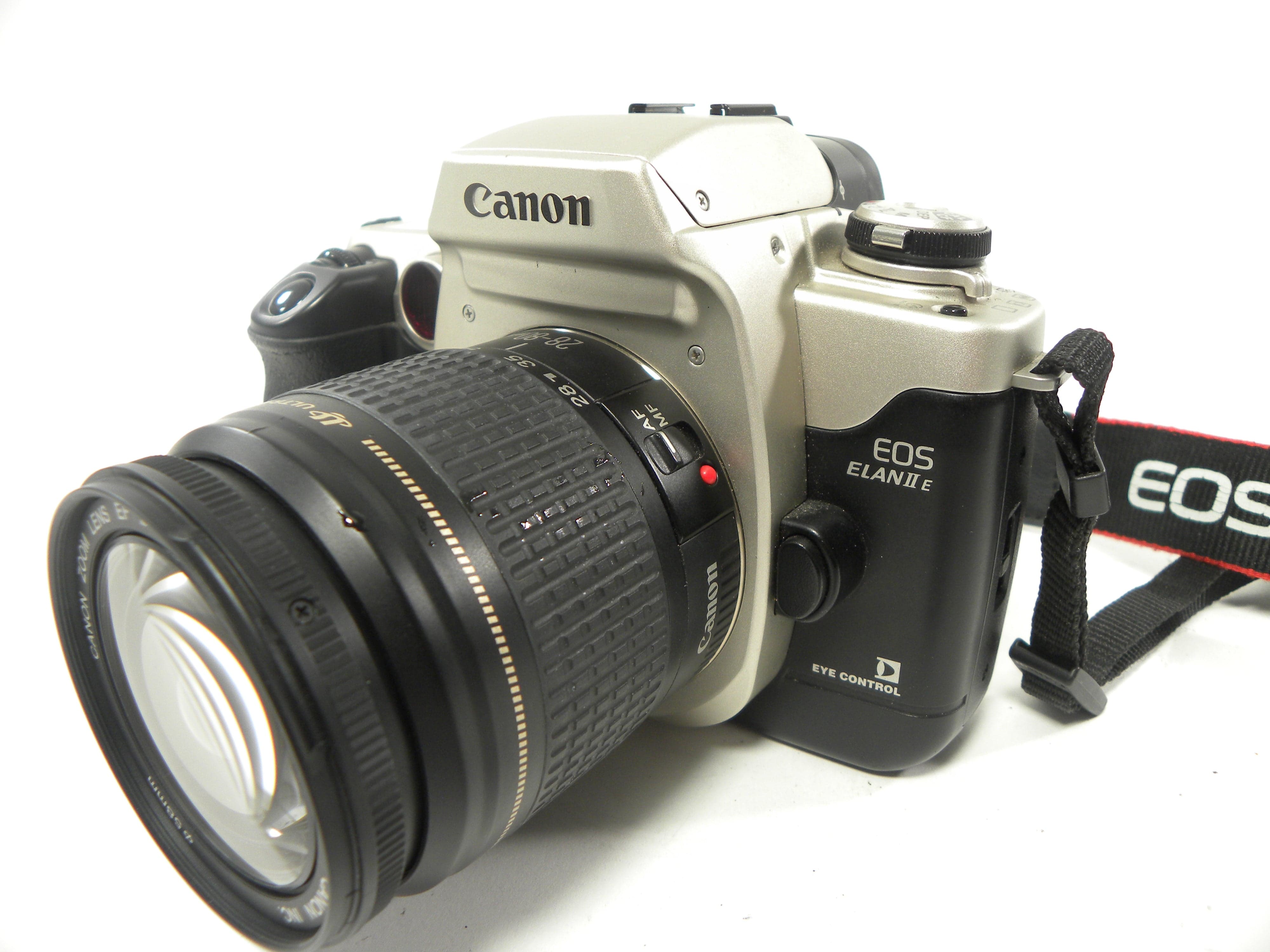 Canon EOS Elan II E 35mm SLR w/EF 28-80mm f3.5-5.6 IV USM