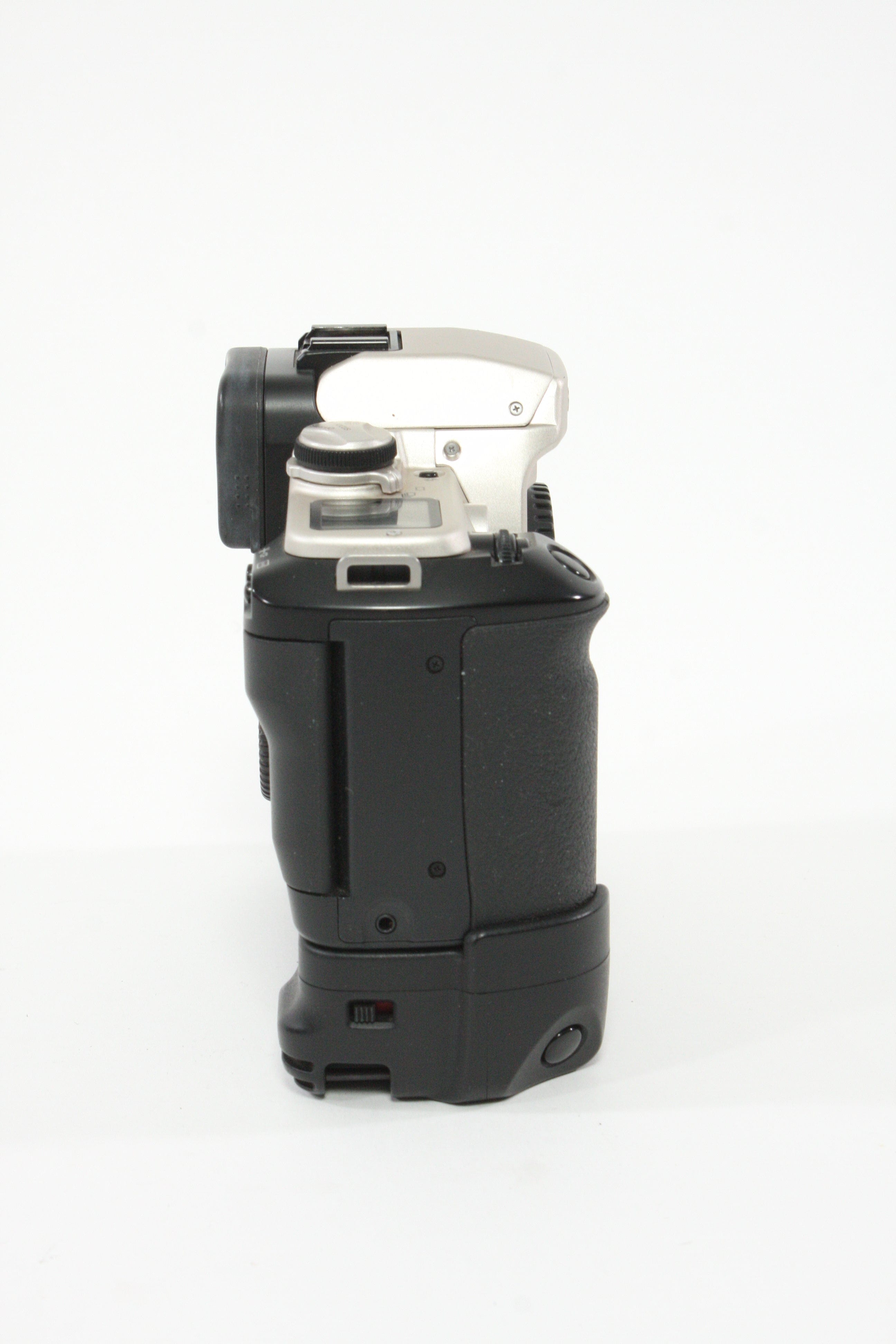 Canon EOS Elan II E with BP-50 Battery Pack