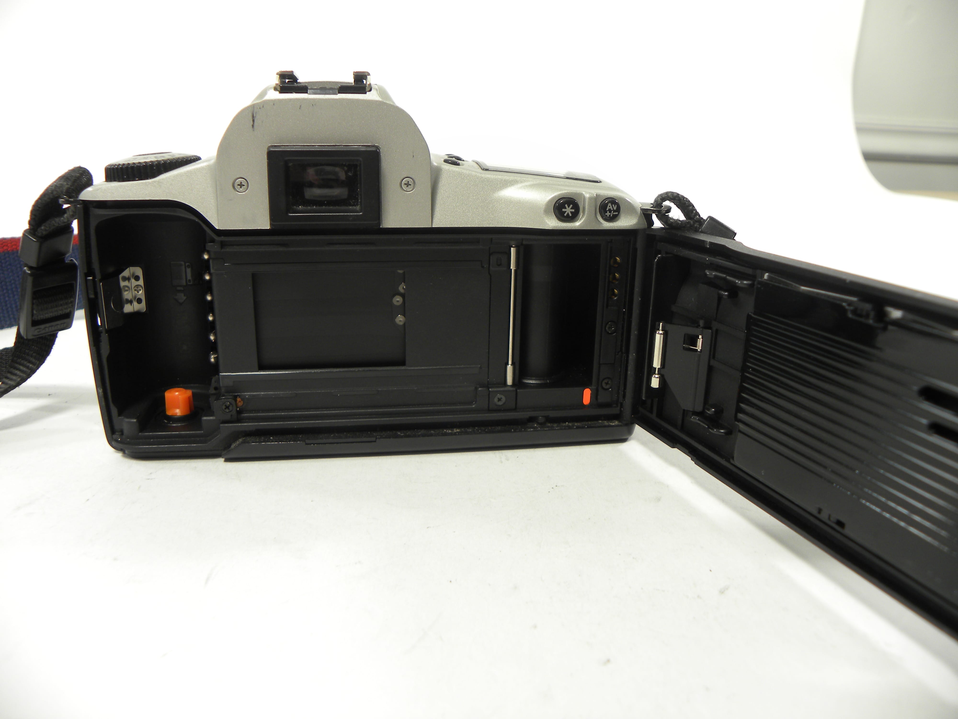 Canon EOS Rebel 2000 35mm SLR w/EF 28-80mm f3.5-5.6 II