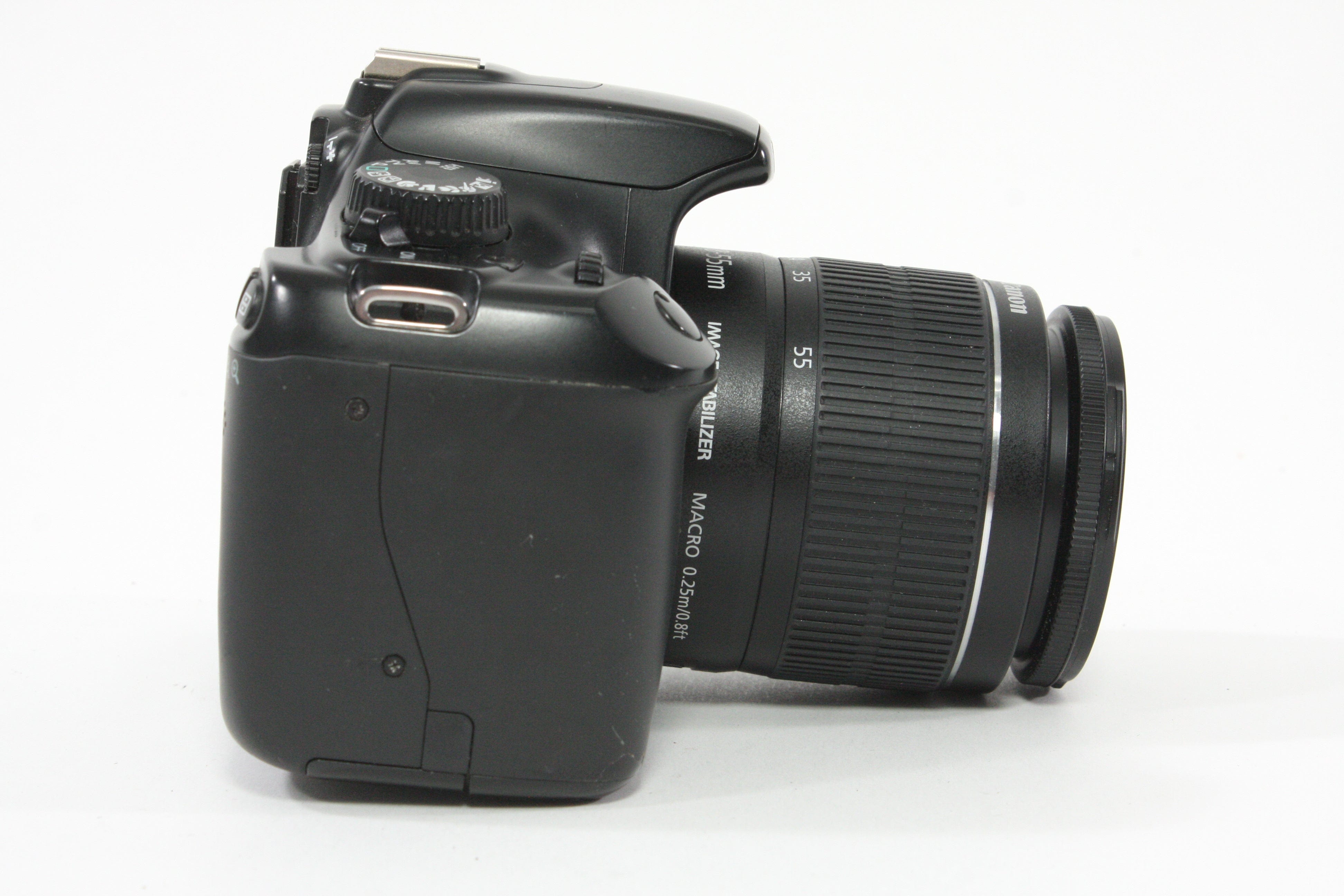 Canon EOS Rebel T3 with 18-55mm f/3.5-5.6 IS II - Shutter Count 32892