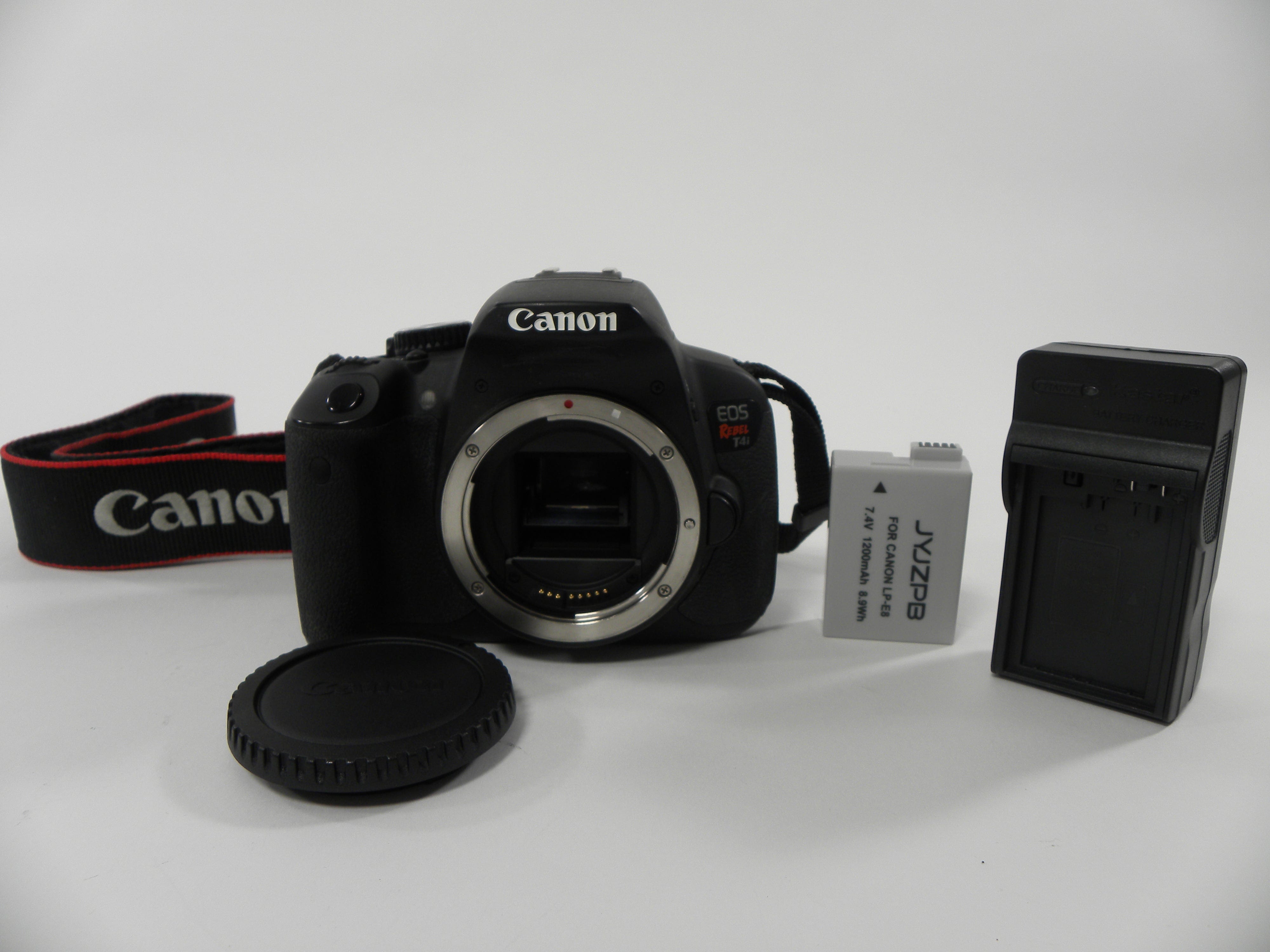 Canon EOS Rebel T4i 18.0mp Digital SLR Body Only Shutter Ct. 15,104