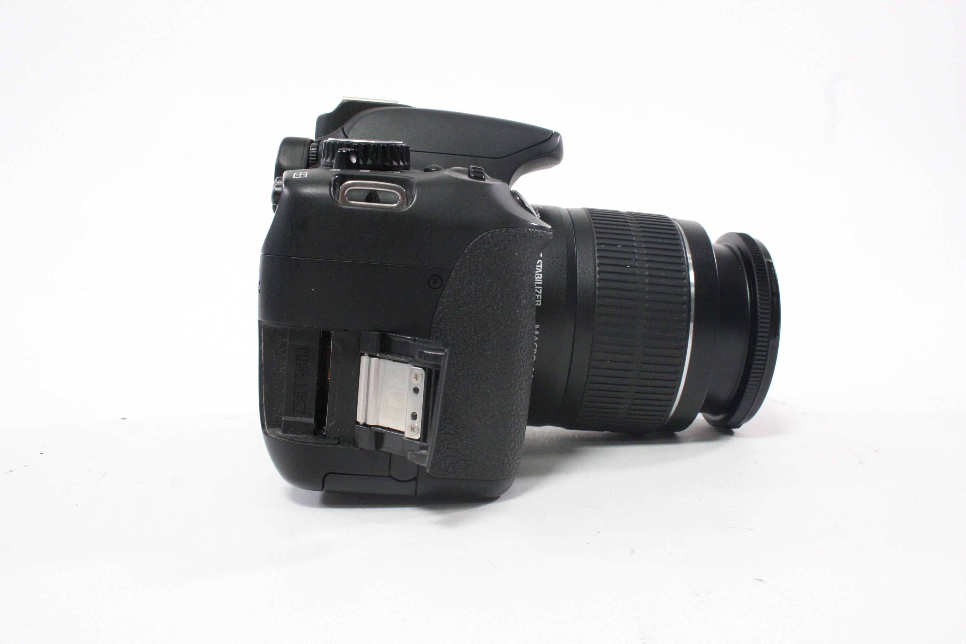 Canon EOS Rebel T4i DSLR Camera wtih 18-55mm f/3.5-5.6 IS II EF-S Shutter Count 12,396