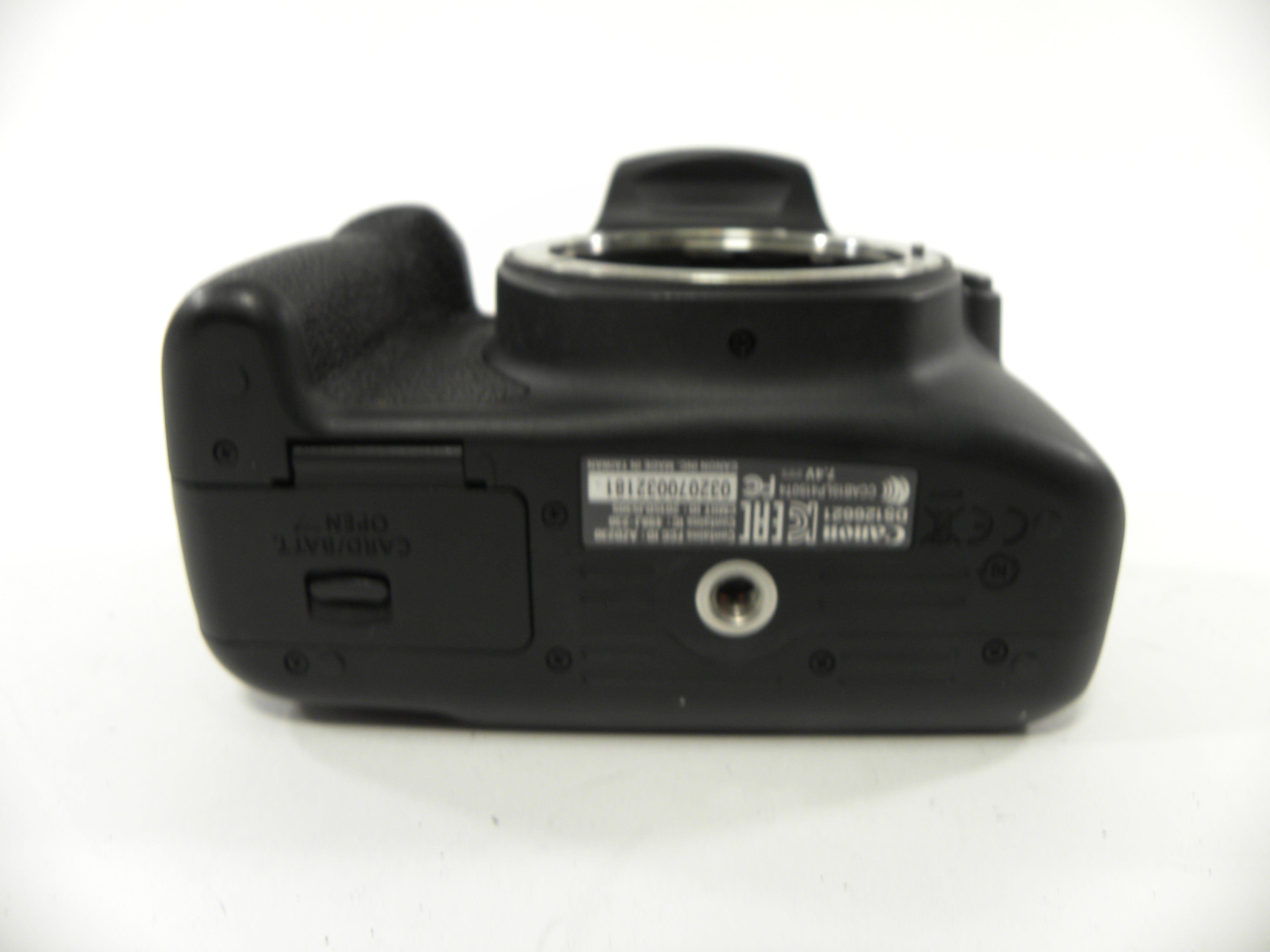 Canon EOS Rebel T6 18mp Digital SLR Body Only Shutter Ct. 12,616