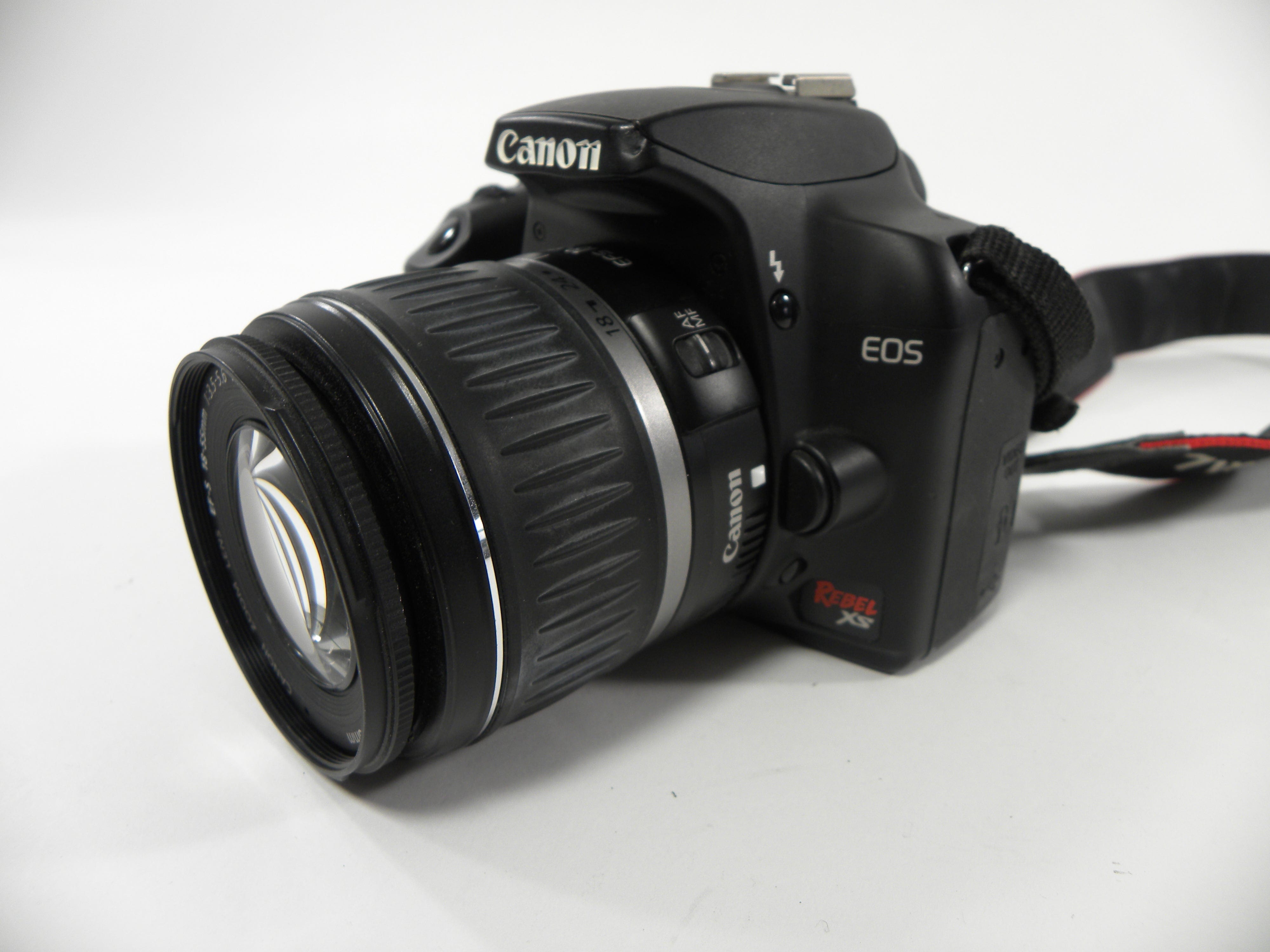 Canon EOS Rebel XS 10.1mp Digital SLR w/EF-S 18-55 II Shutter ct. 12,565