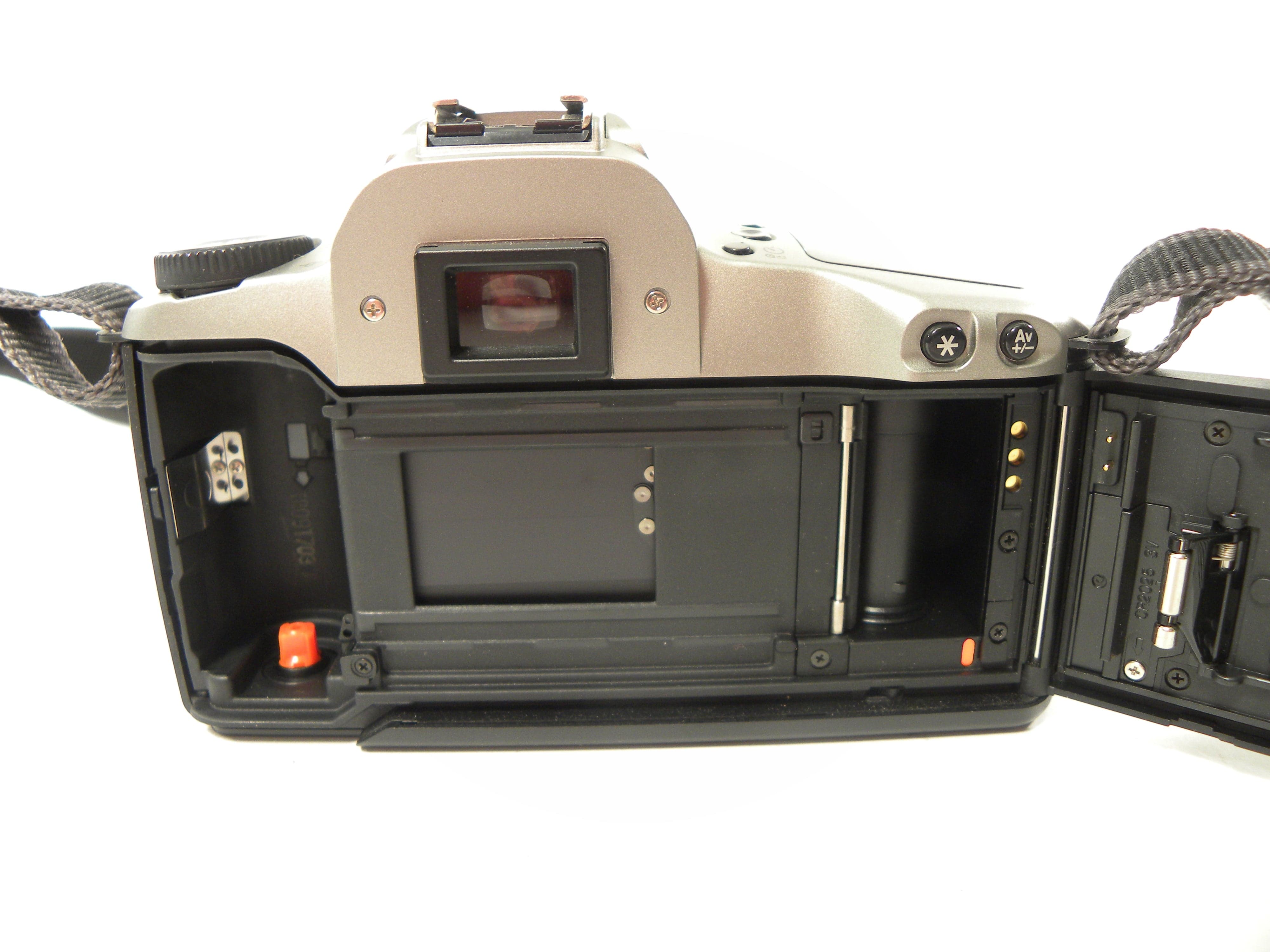 Canon EOS Rebel XSN Date 35mm SLR w/Sigma Zoom 28-80mm f3.5-5.6 II