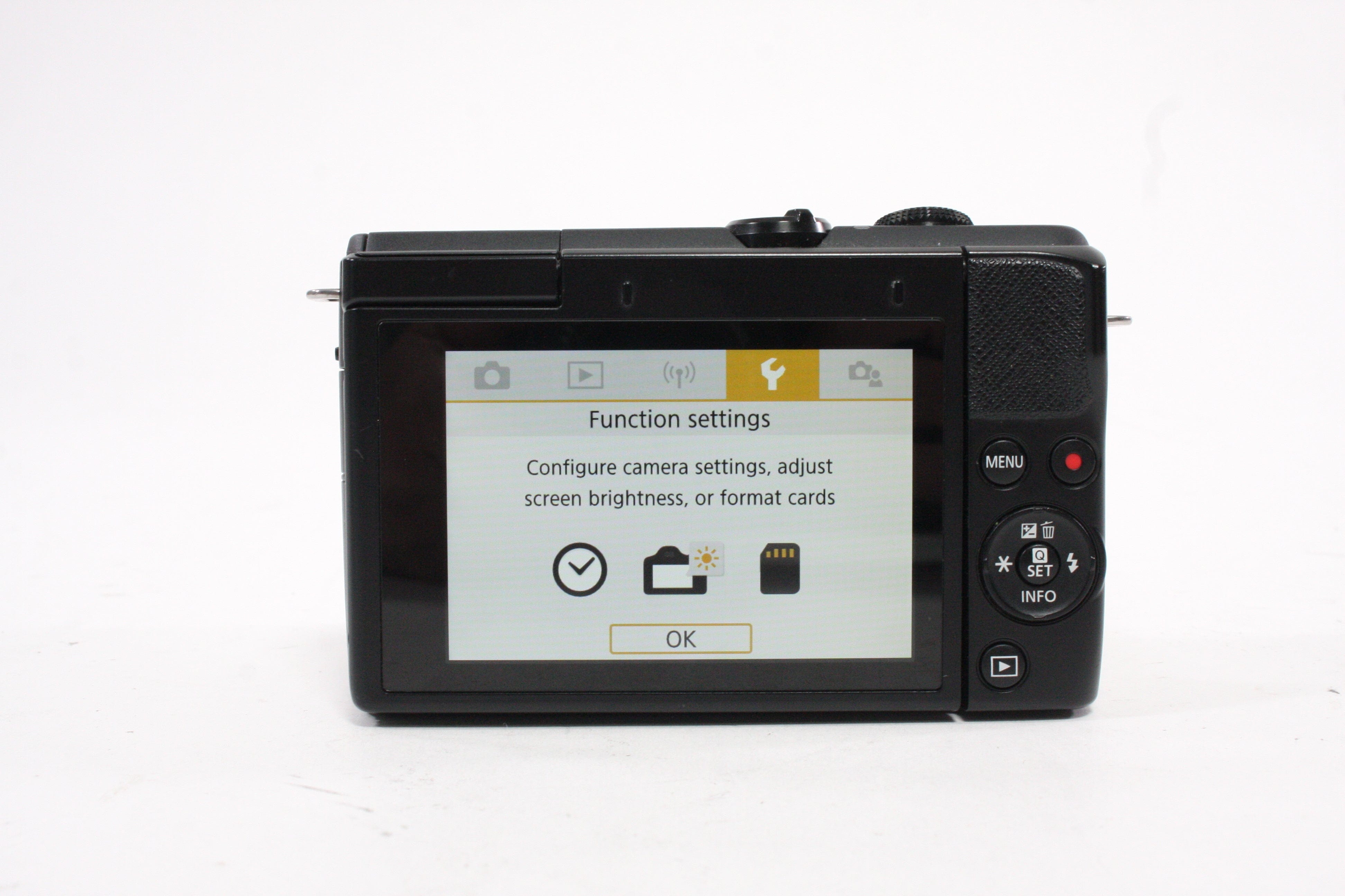 Canon M200 Mirrorless Camera with 15-45mm f/3.5-6.3 IS STM Lens