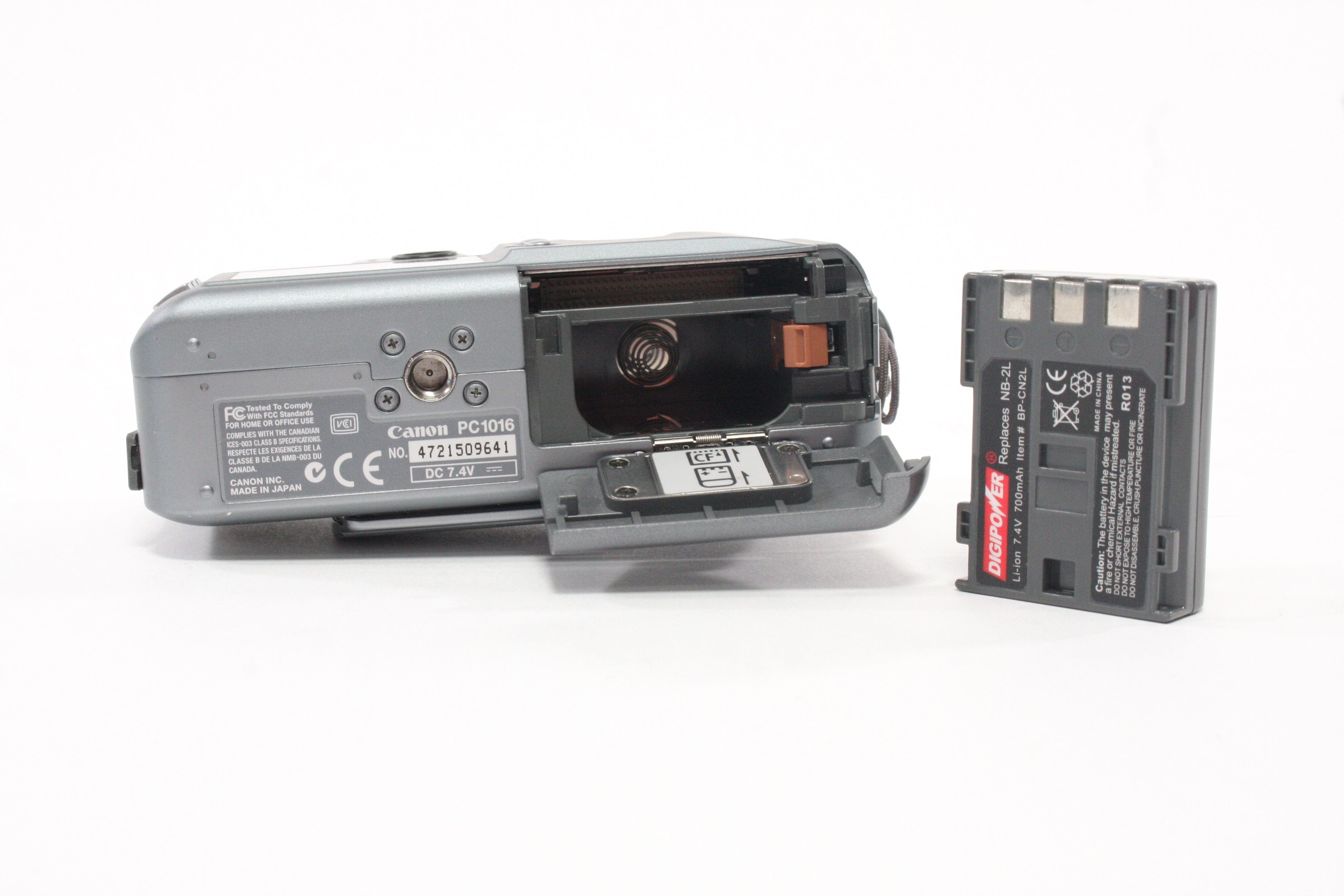 Canon PowerShot S40 Digital Point-and-Shoot Camera with 3x Zoom & 4.1mp