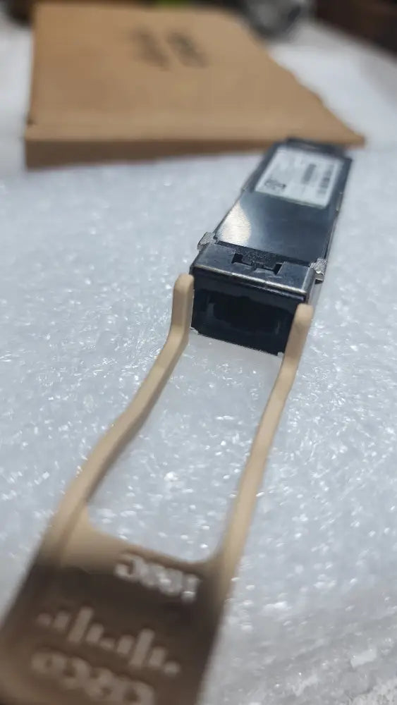 Cisco QSFP-100G-SR4-S 100GBASE-SR4 QSFP28 Transceiver MPO 100m OM4 MMF - Refurbished