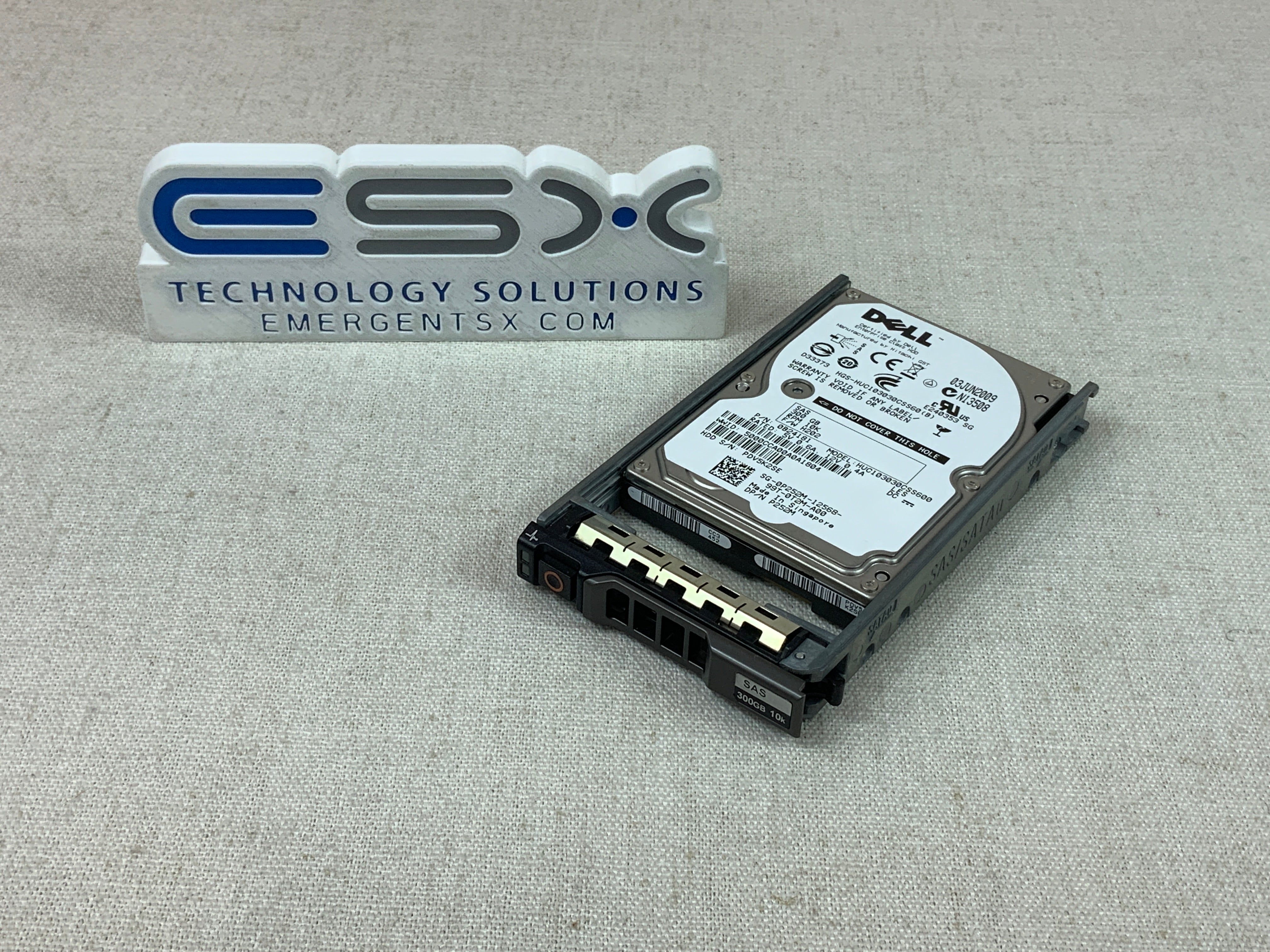 Dell P252M 300GB 10k 6Gb/s 2.5" SAS Hard Drive HUC103030CSS600 w/ 12G Tray