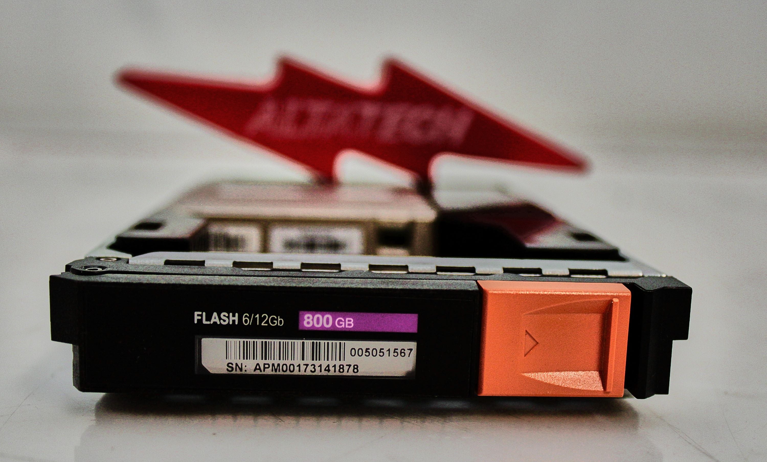 EMC 005051567 800GB SSD 2.5 12G HYBRID DATADOMAIN DD6800