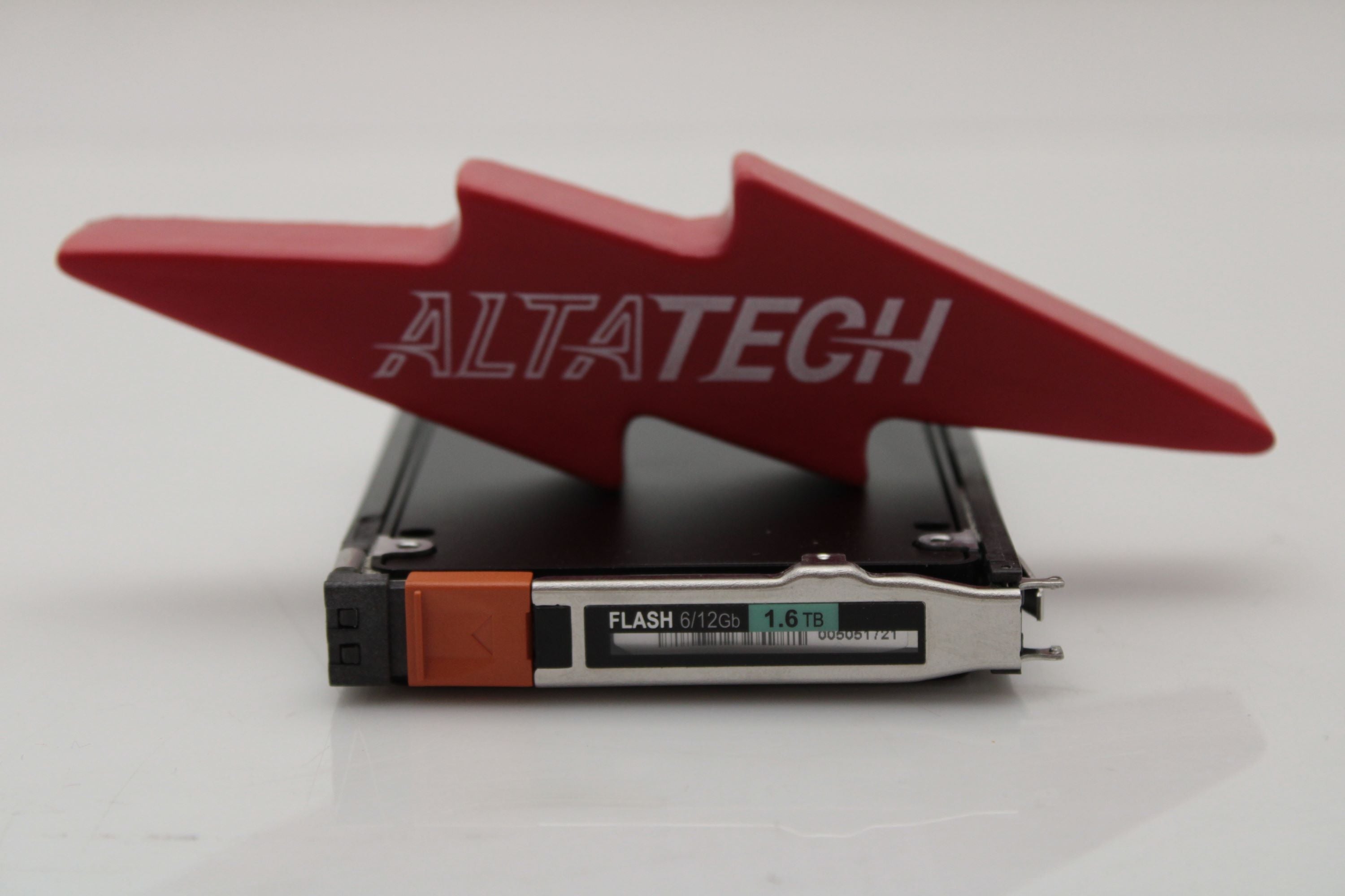 EMC 005052158 1.6TB SSD SAS SED 2.5 12G