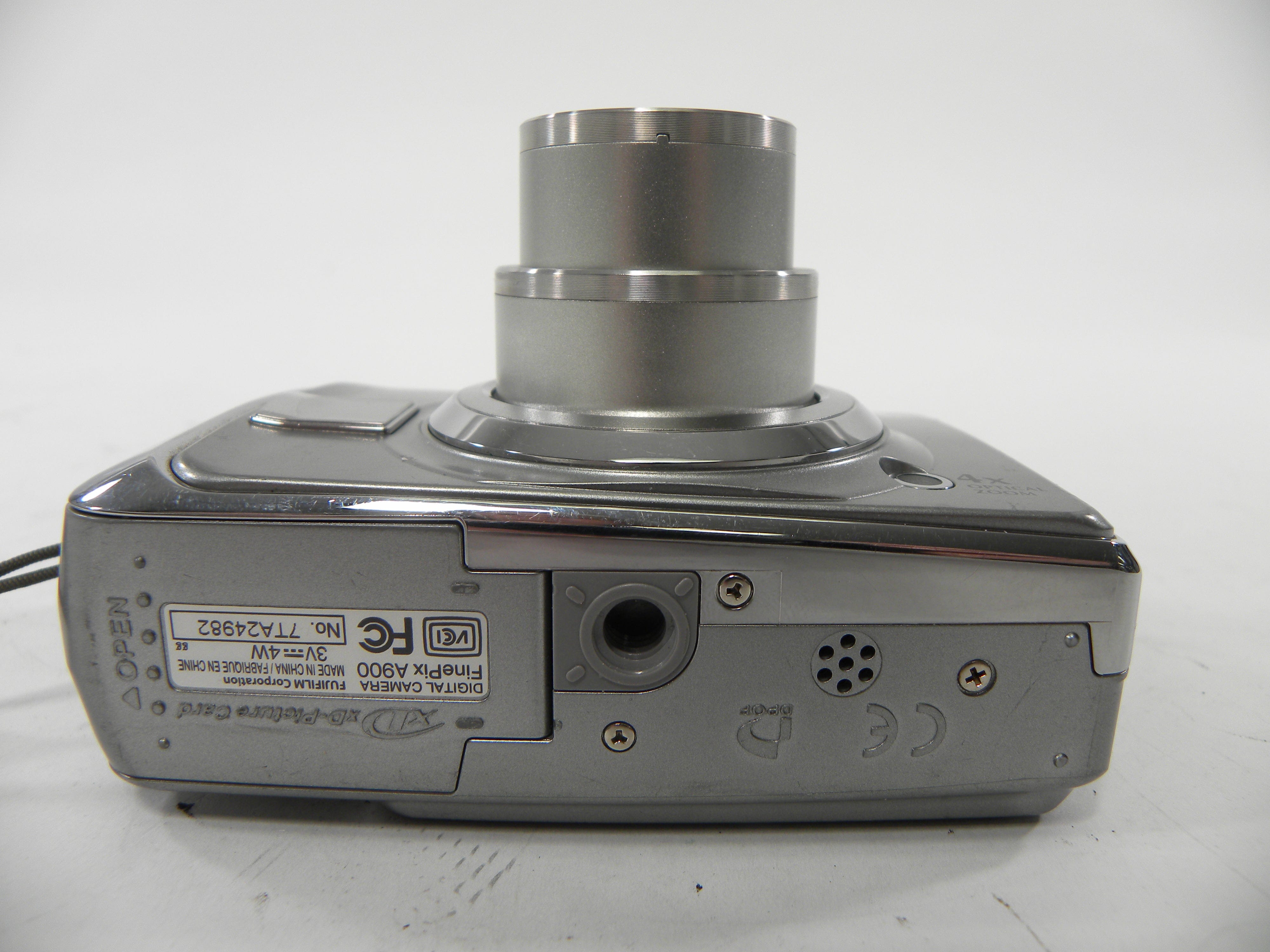 Fujifilm FinePix A900 9.0mp Digital Camera