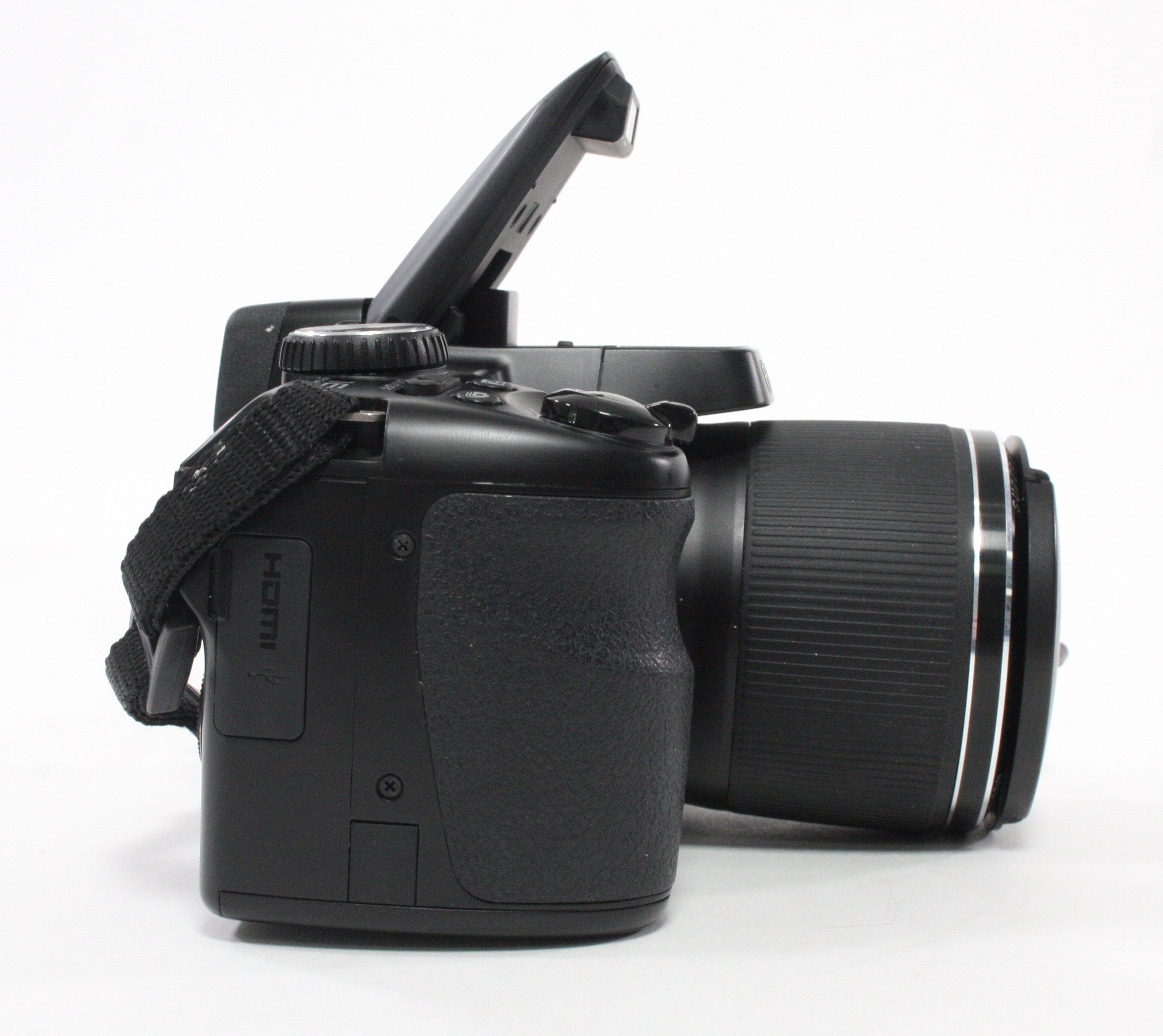 Fujifilm FinePix S8200 Digital Camera (incl case)