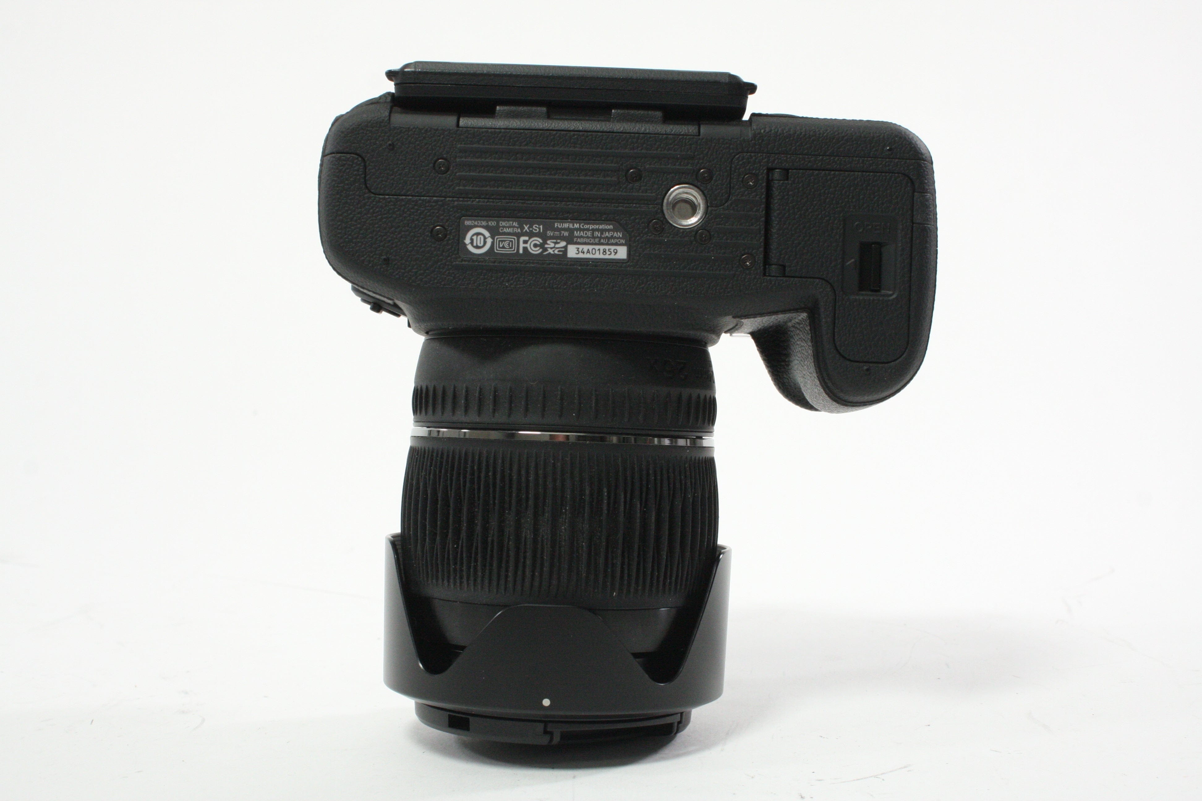 Fujifilm X-S1 Digital Camera with Super EBC 26x Zoom Lens 12.0mp