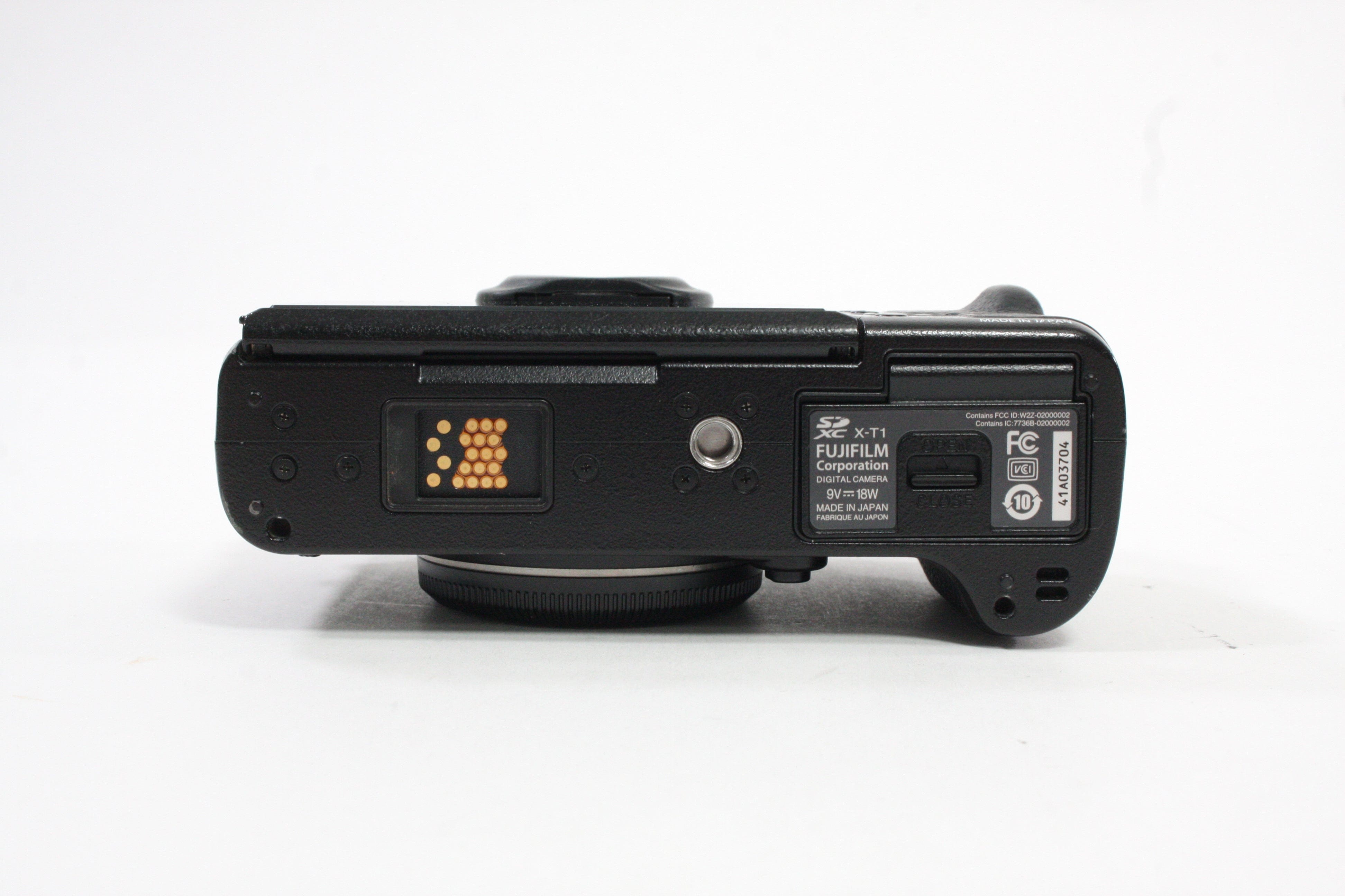 Fujifilm XT1 Digital Mirrorless Camera Body with Shutter Count 9,715