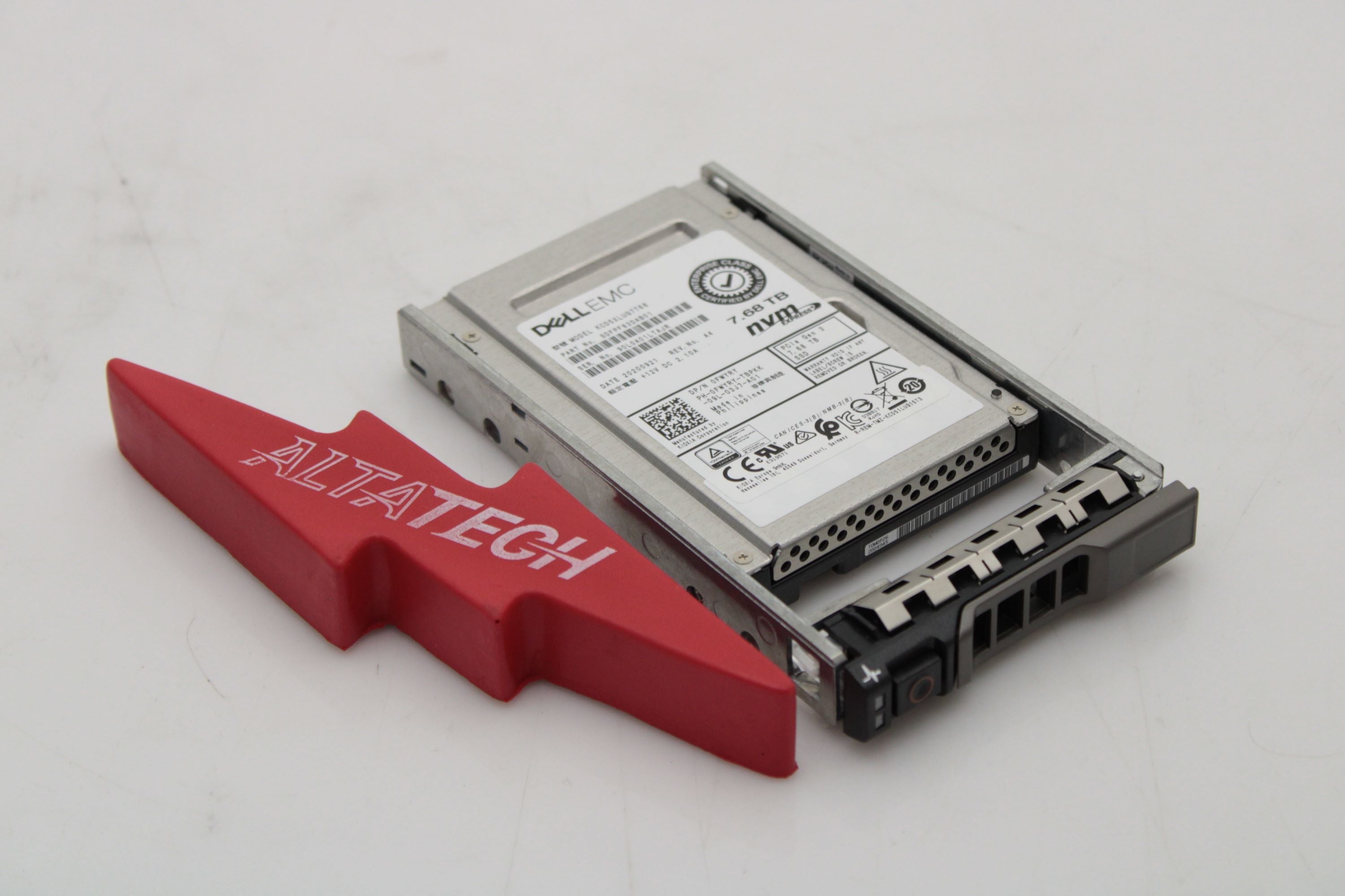 Dell FWYRY 7.68TB SSD SAS 2.5 U.2 NVME GEN3 KCD5XLUG7T68 / SDFPF83DAB0