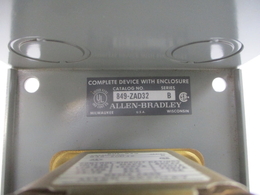 ALLEN BRADLEY 849-ZAD32 SER. B 110/120V 60A (MISSING COVER) (BR/YL) NSMP