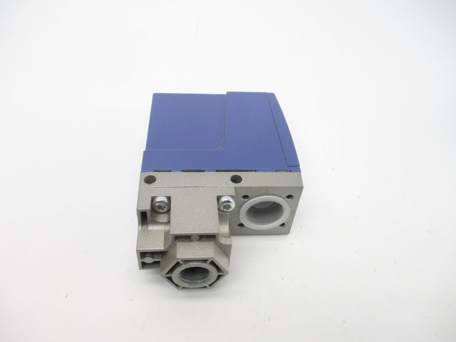 TELEMECANIQUE XMLA004A2S11 500V 1.5A 5.8-58PSI NSMP