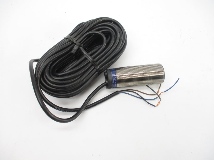 TELEMECANIQUE XSA-V32373L10 12-48V NSNP