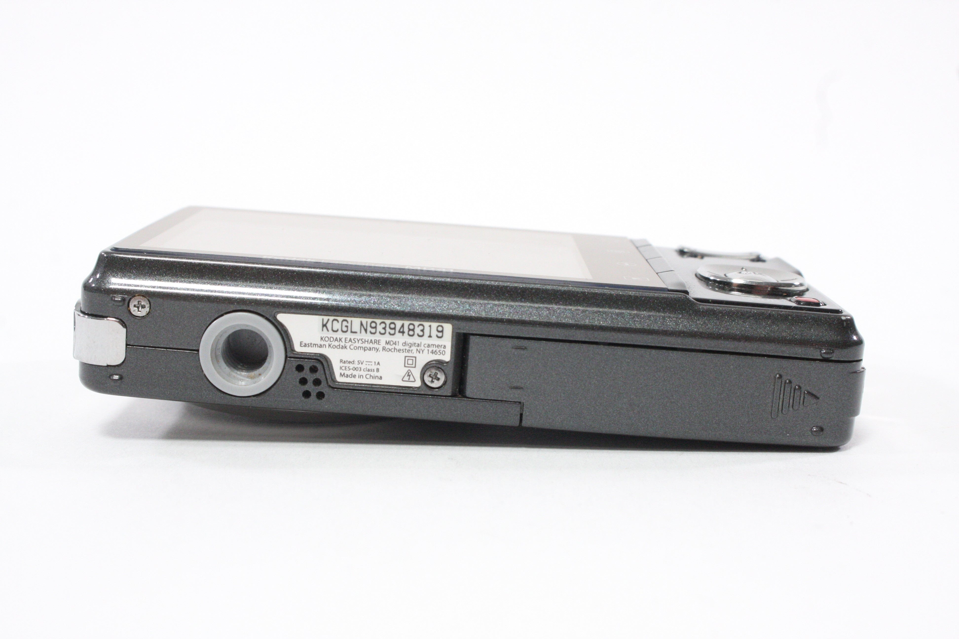 Kodak Easyshare MD41 Digital Point-and-Shoot Camera 3x Zoom 12.2mp