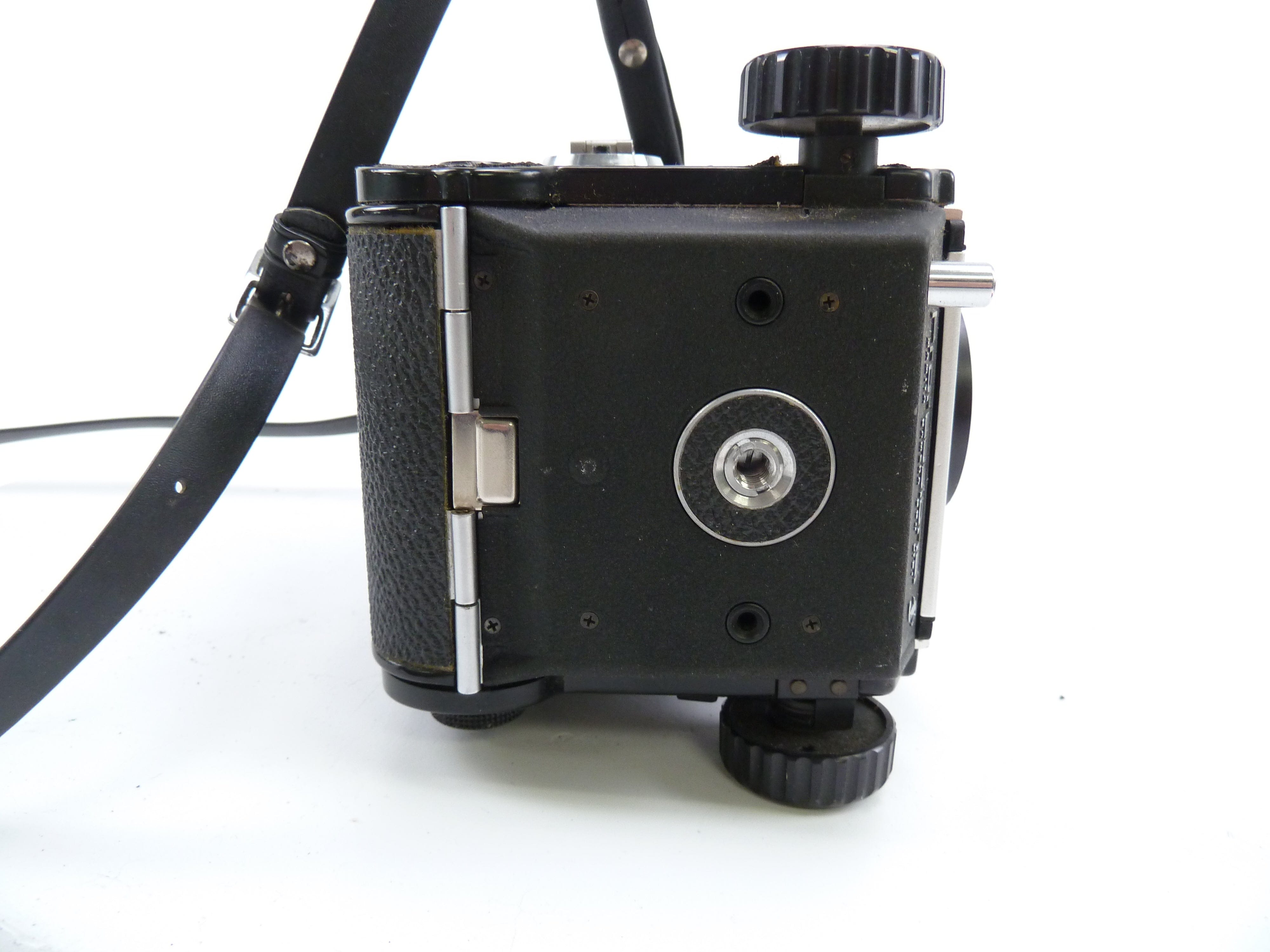Mamiya C330F Camera Outfit with 80MM f2.8 Blue Dot Lens