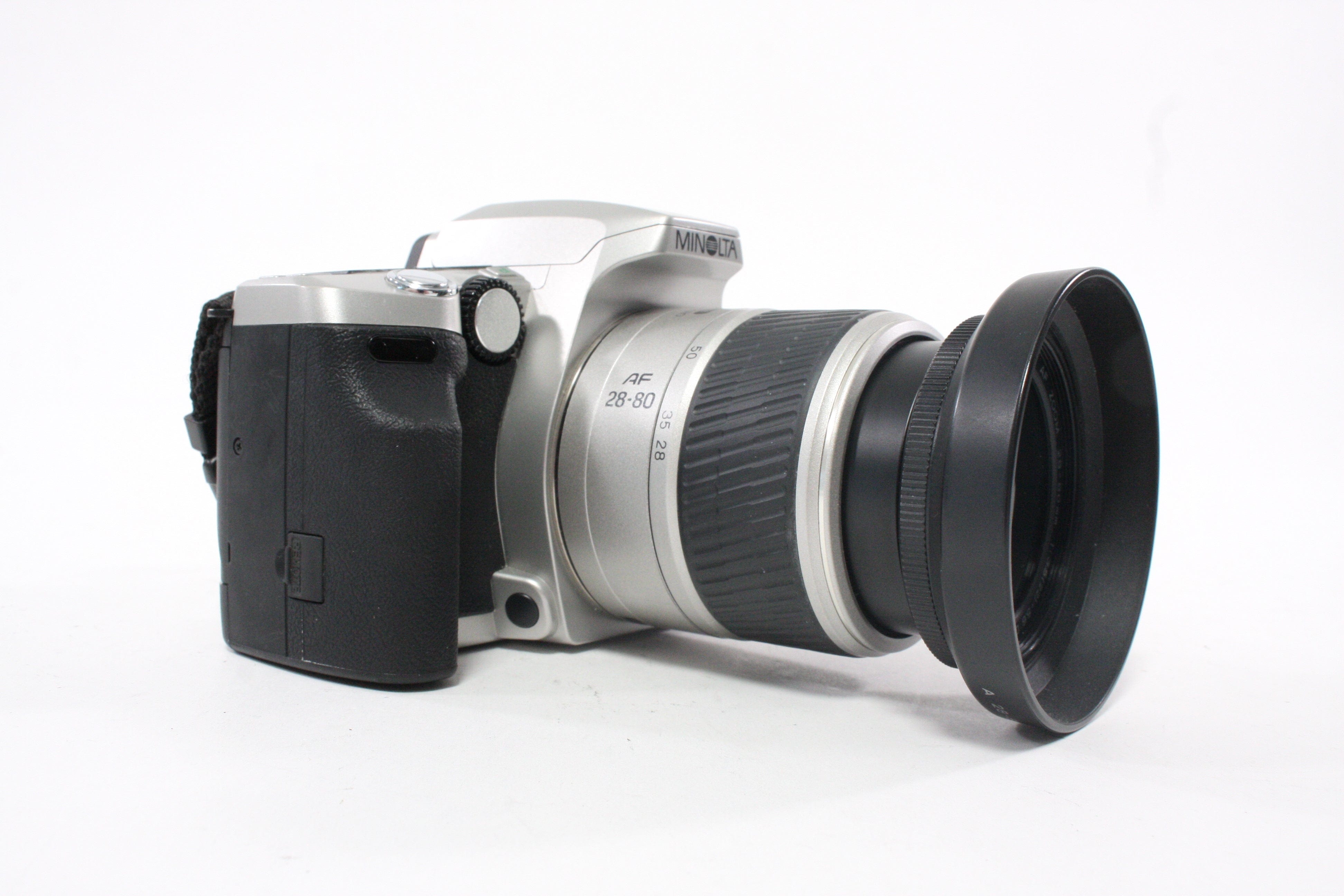 Minolta Maxxium 5 35mm Camera with 28-80mm f/3.5-5.6 AF D Lens