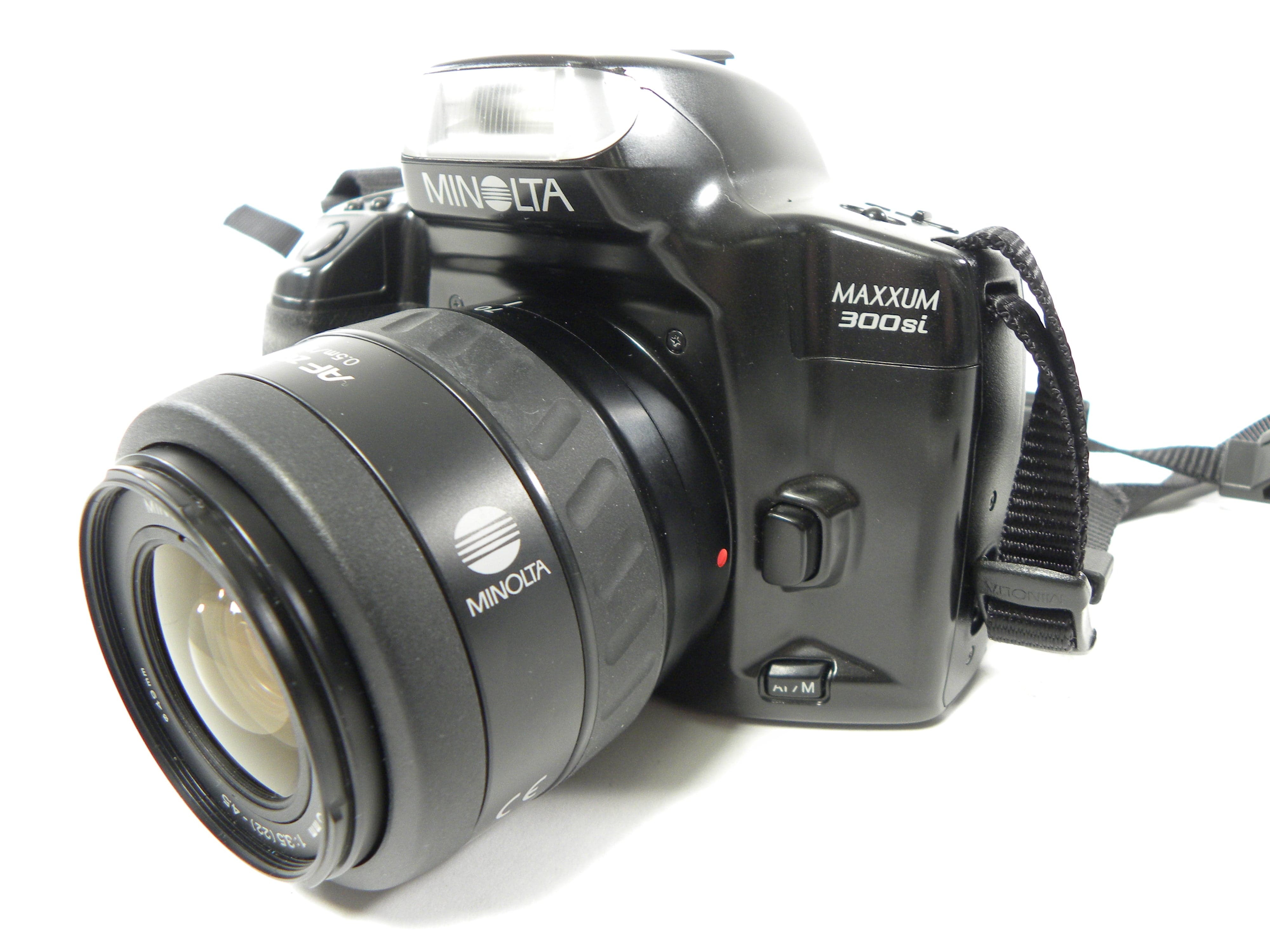 Minolta Maxxum 300si 35mm SLR w/Minolta AF 35-70mm f3.5-4.5