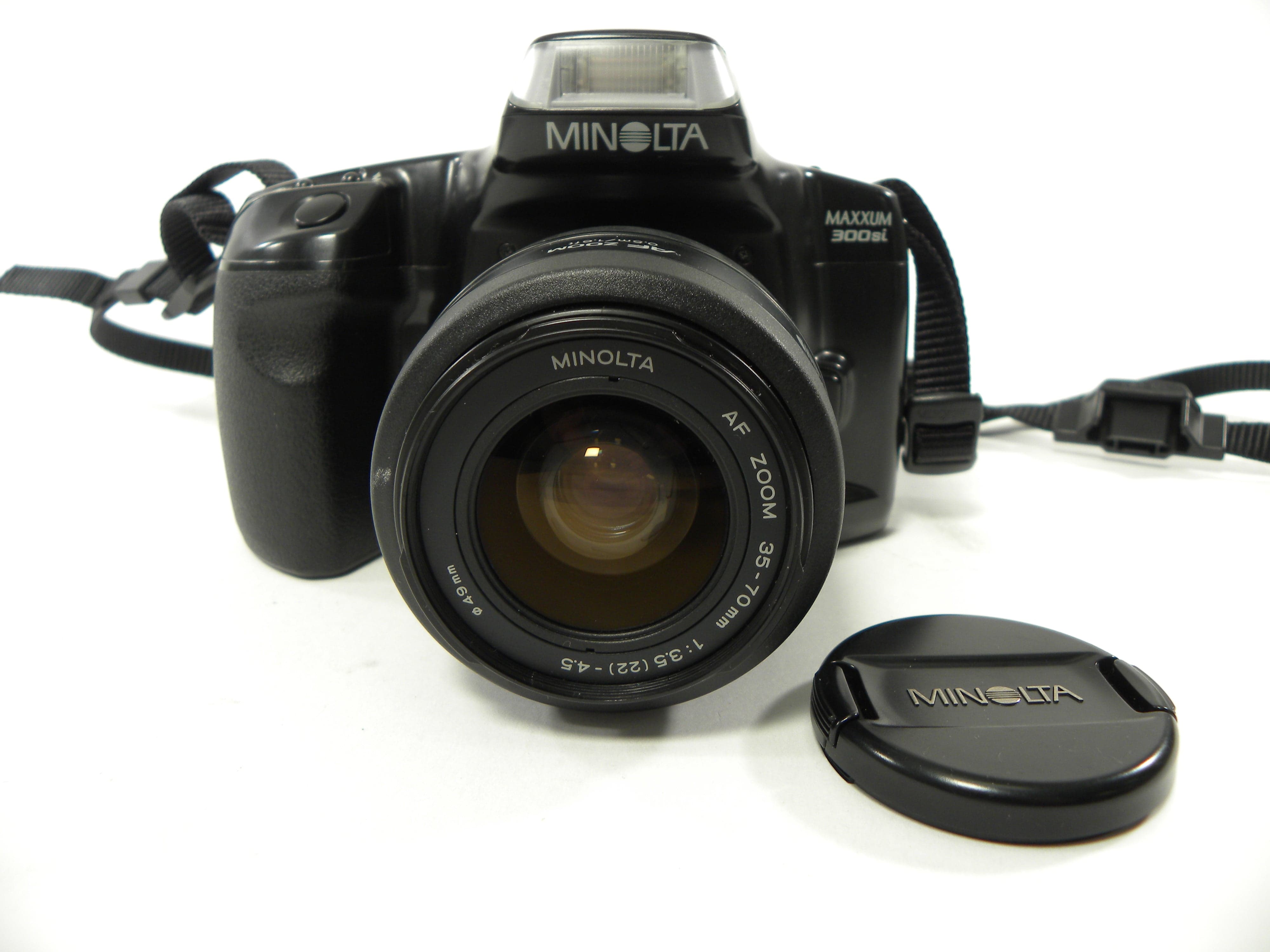 Minolta Maxxum 300si 35mm SLR w/Minolta AF 35-70mm f3.5-4.5