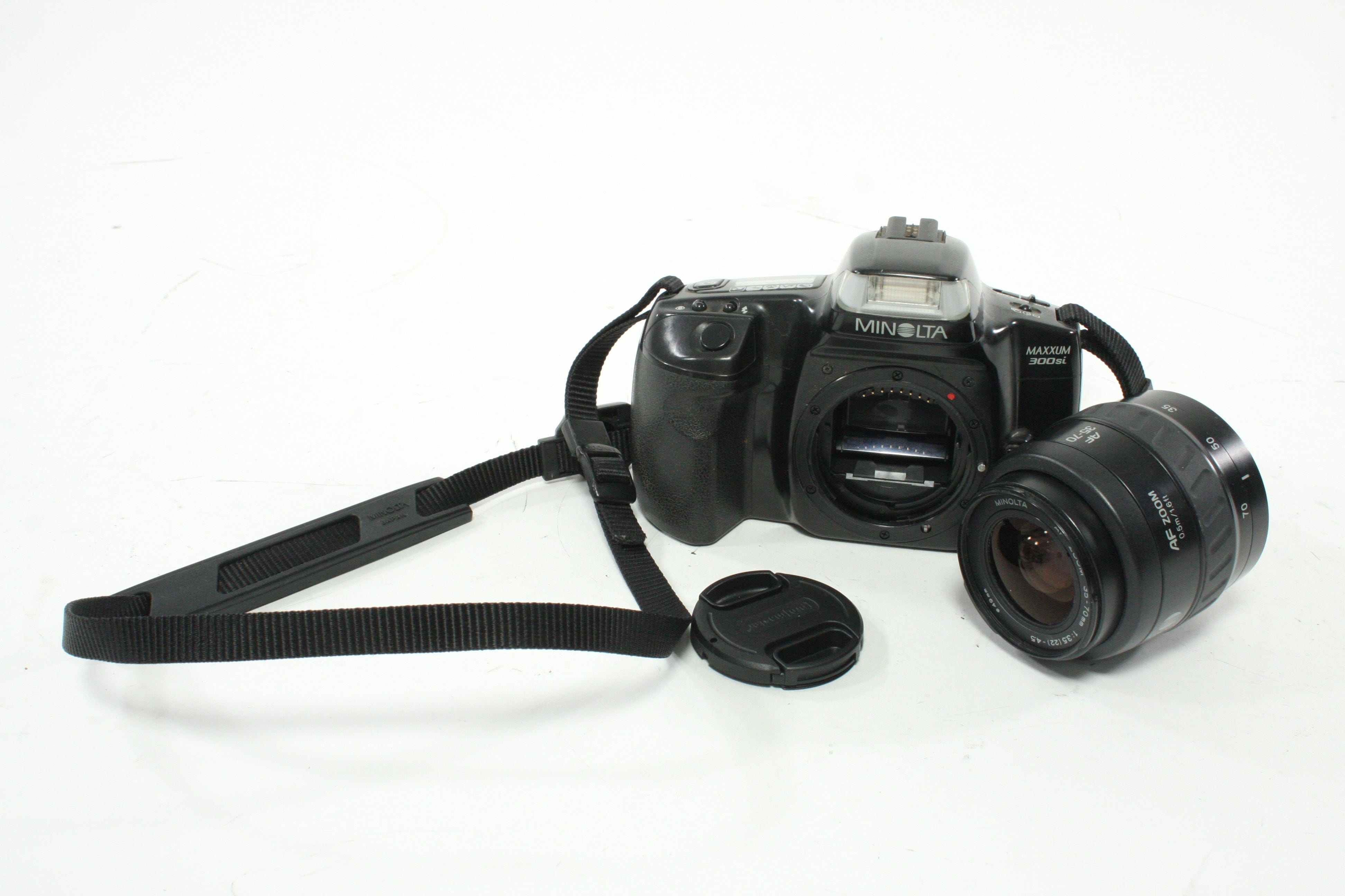 Minolta Maxxum 300si SLR Camera with 35-70mm f/3.5-4.5 Lens