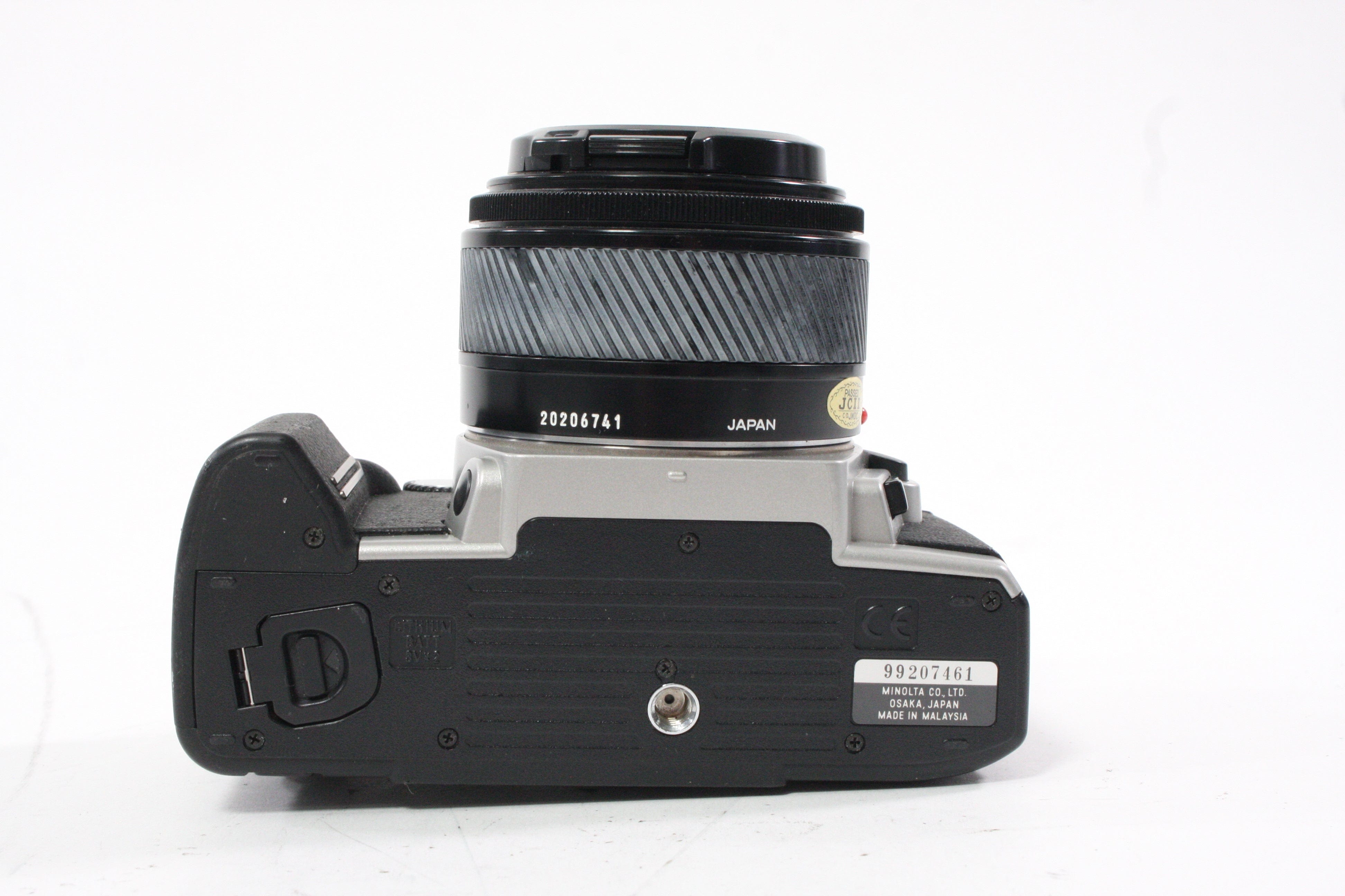 Minolta Maxxum 5 35mm SLR Camera with 50mm f/1.7 Lens
