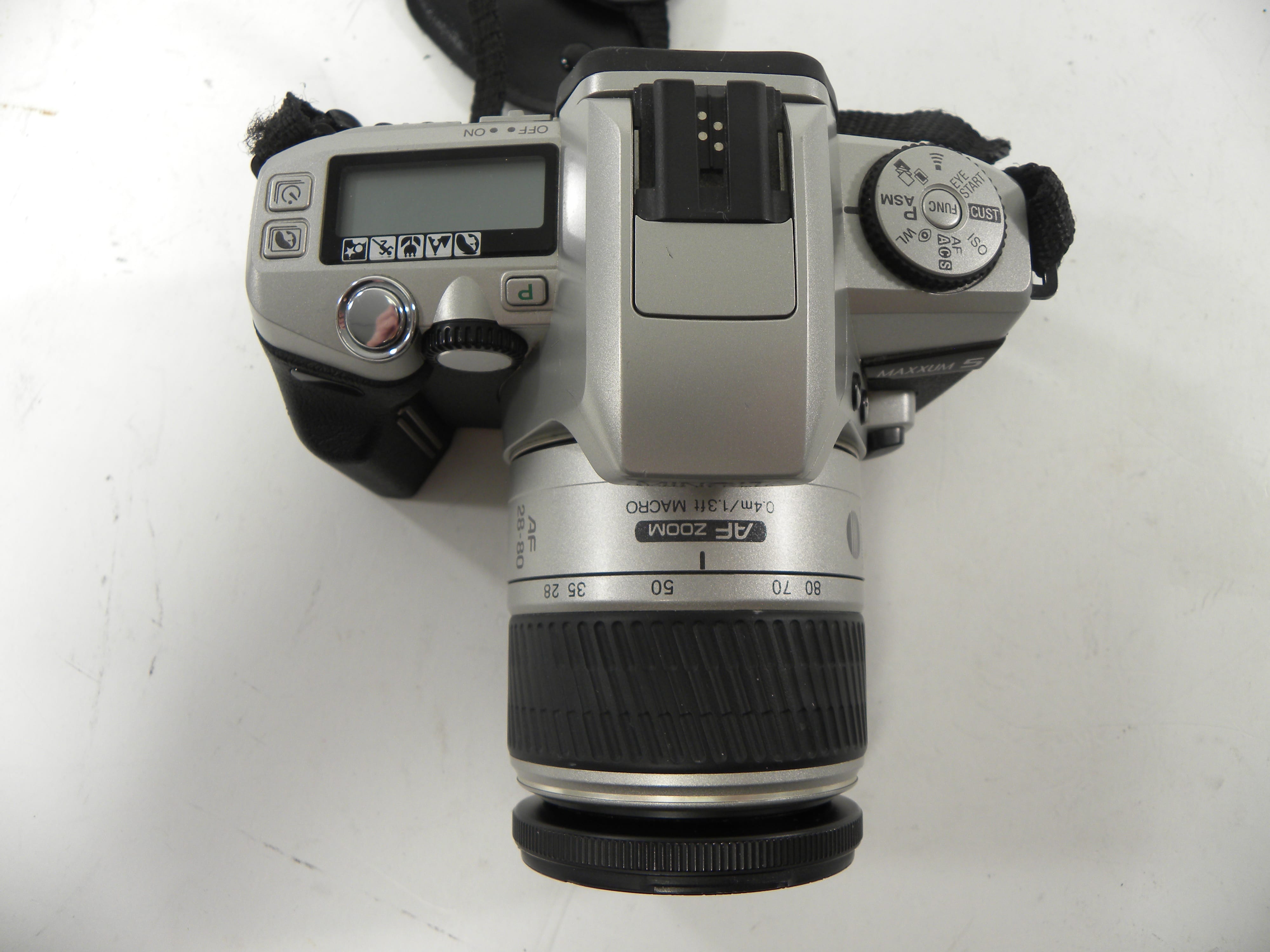 Minolta Maxxum 5 35mm SLR w/AF Zoom 28-80mm f3.5-5.6D
