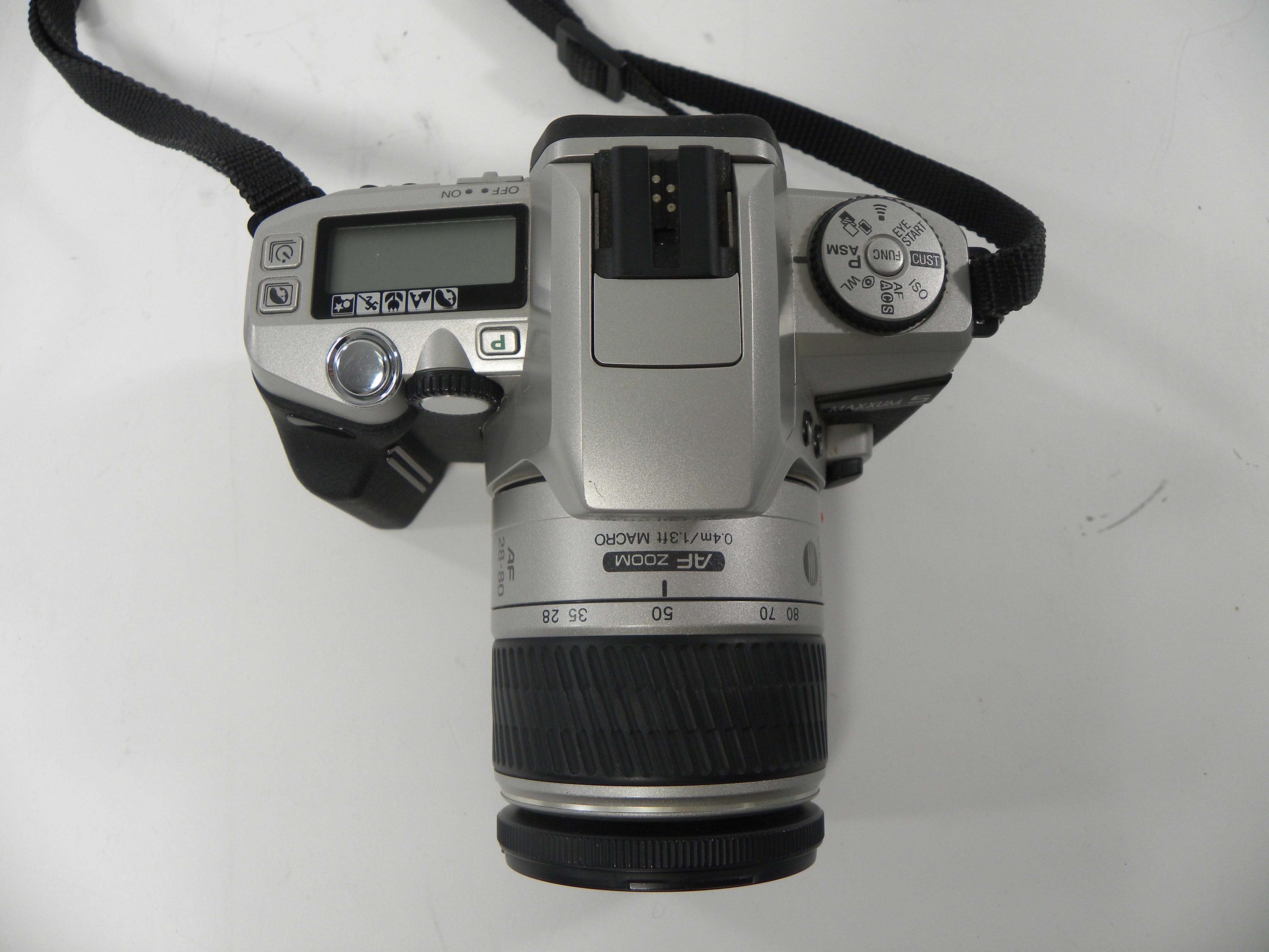 Minolta Maxxum 5 35mm SLR w/AF Zoom 28-80mm f3.5-5.6D