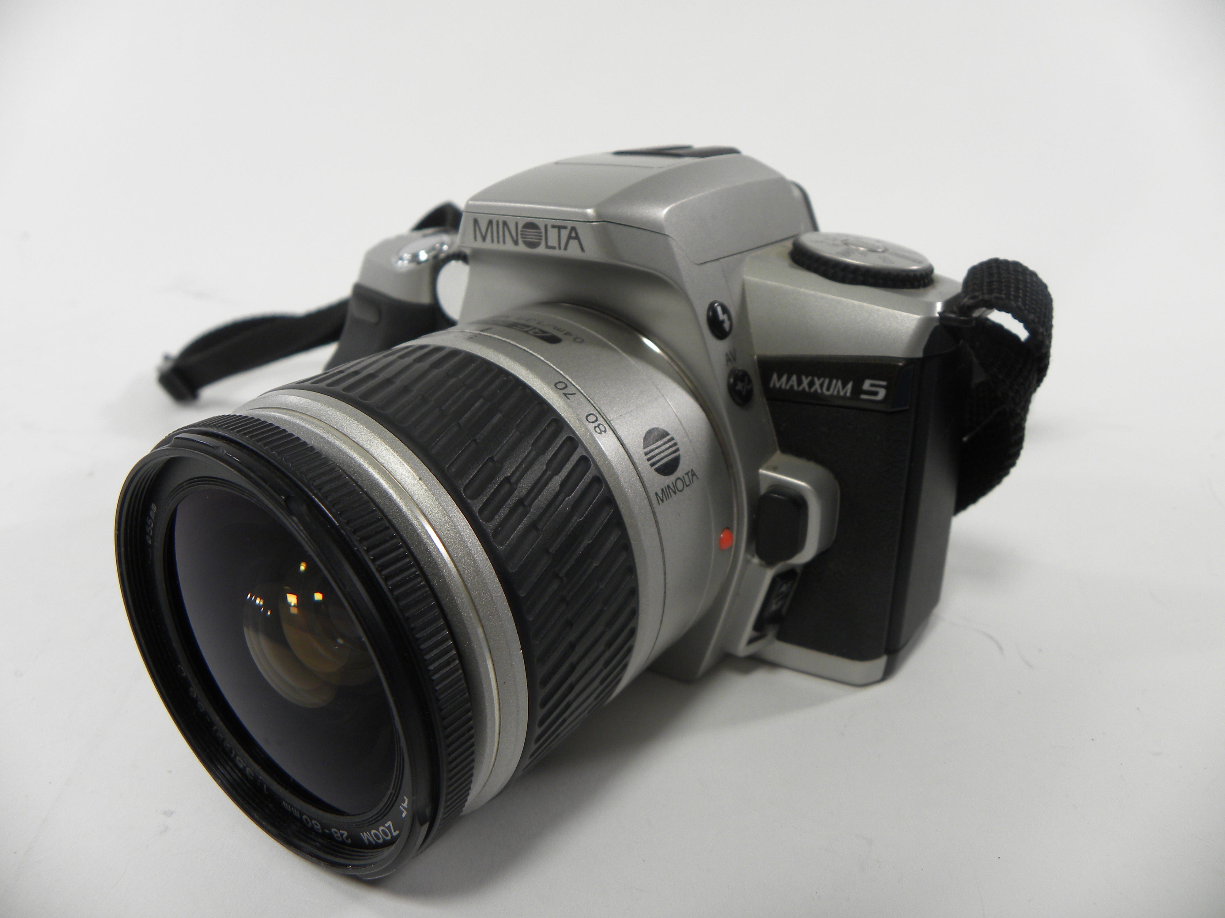Minolta Maxxum 5 35mm SLR w/AF Zoom 28-80mm f3.5-5.6D