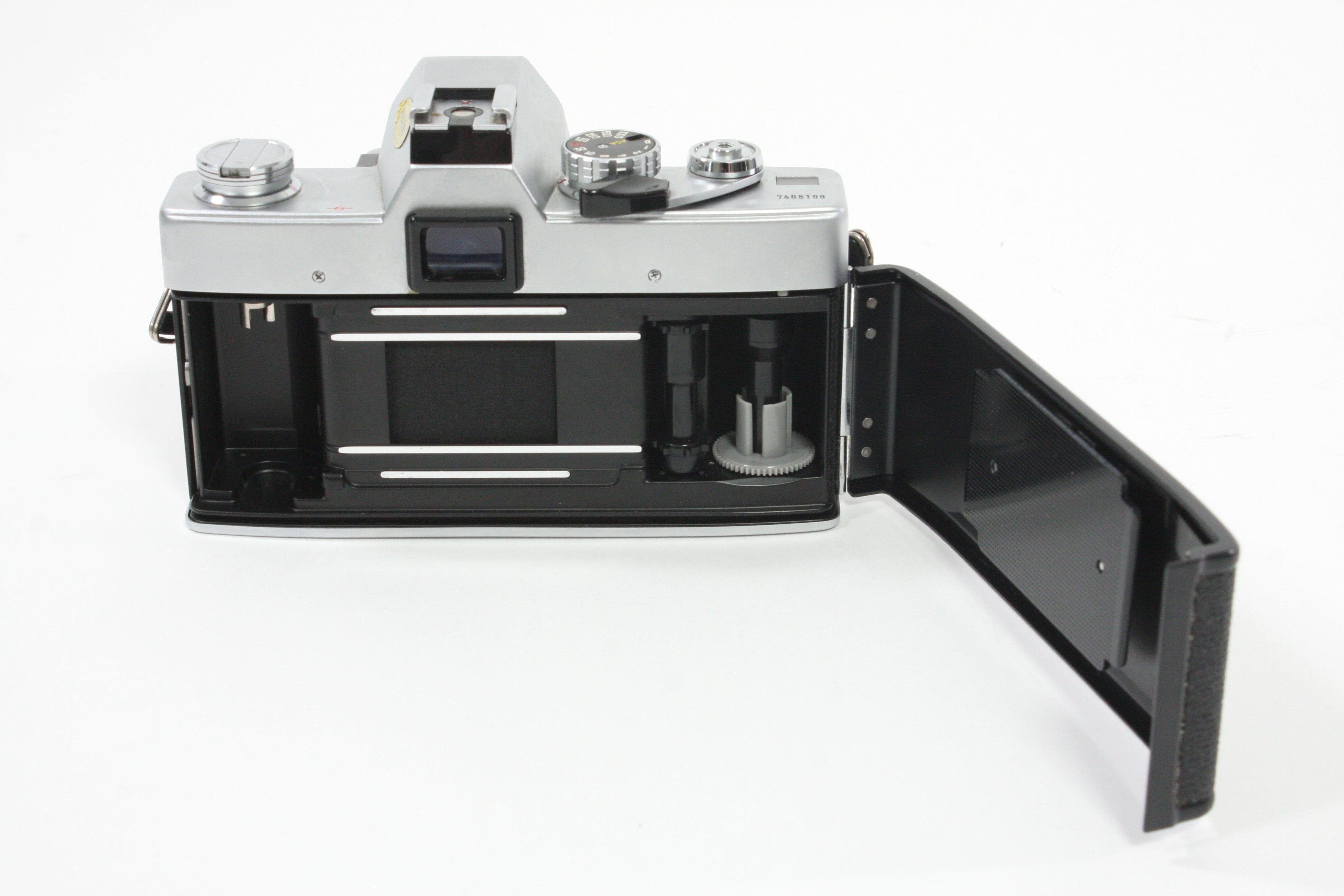 Minolta SRT-200 with 45mm f/2 Lens