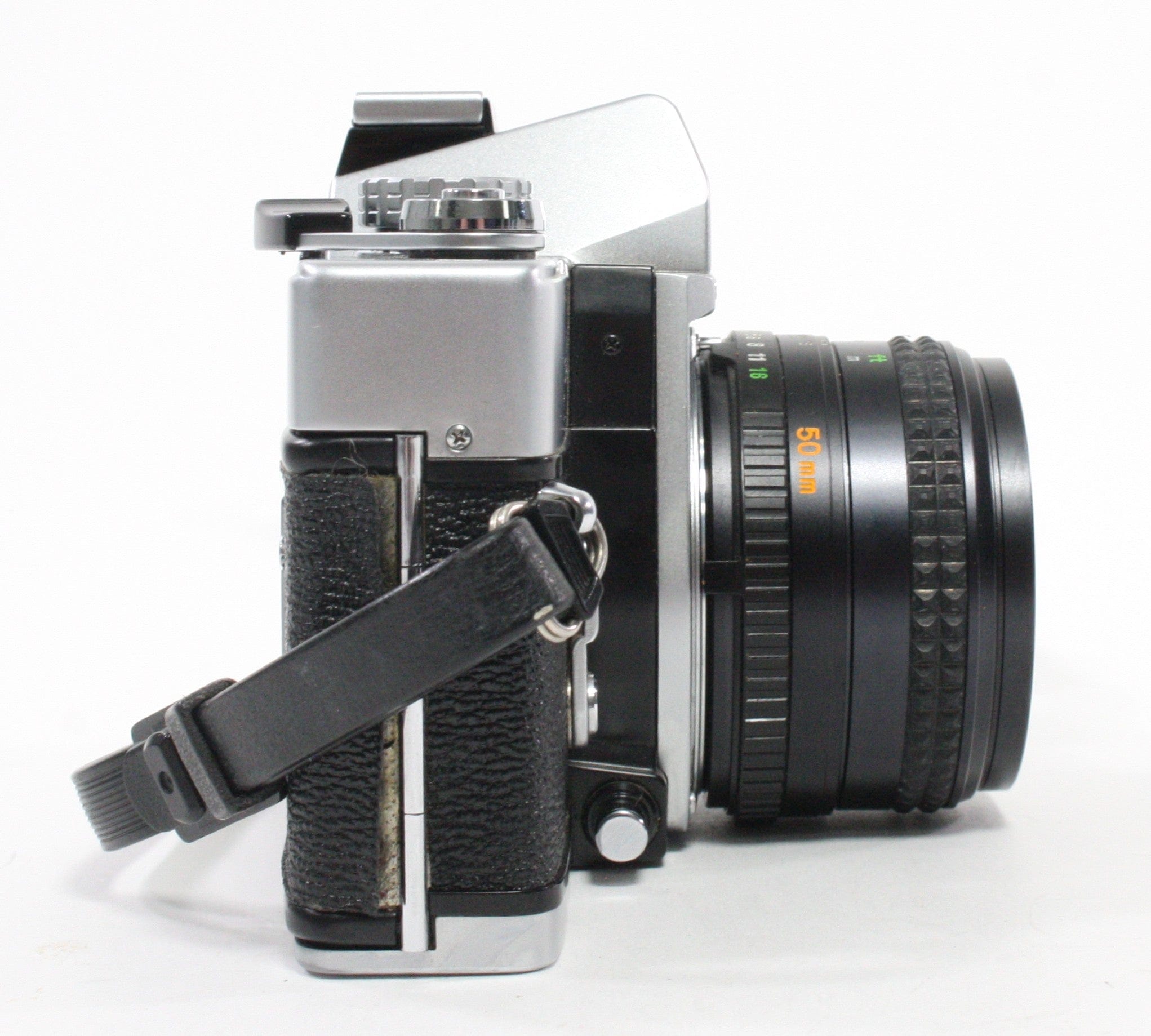 Minolta SRT201 35mm SLR Camera with Rokkor-X 50mm f/1.7 Lens