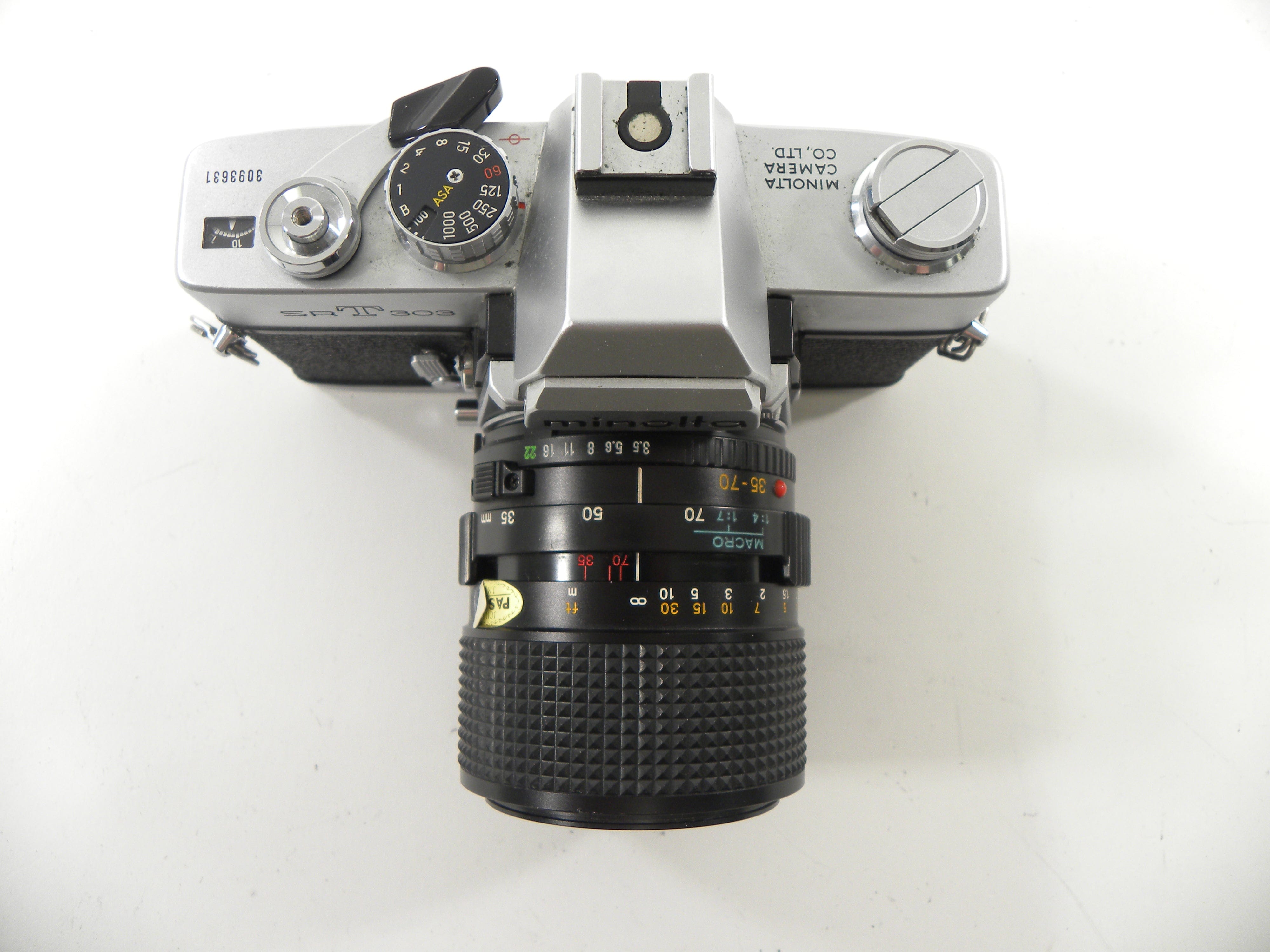 Minolta SRT303 35mm SLR w/MD Zoom 35-70mm f3.5