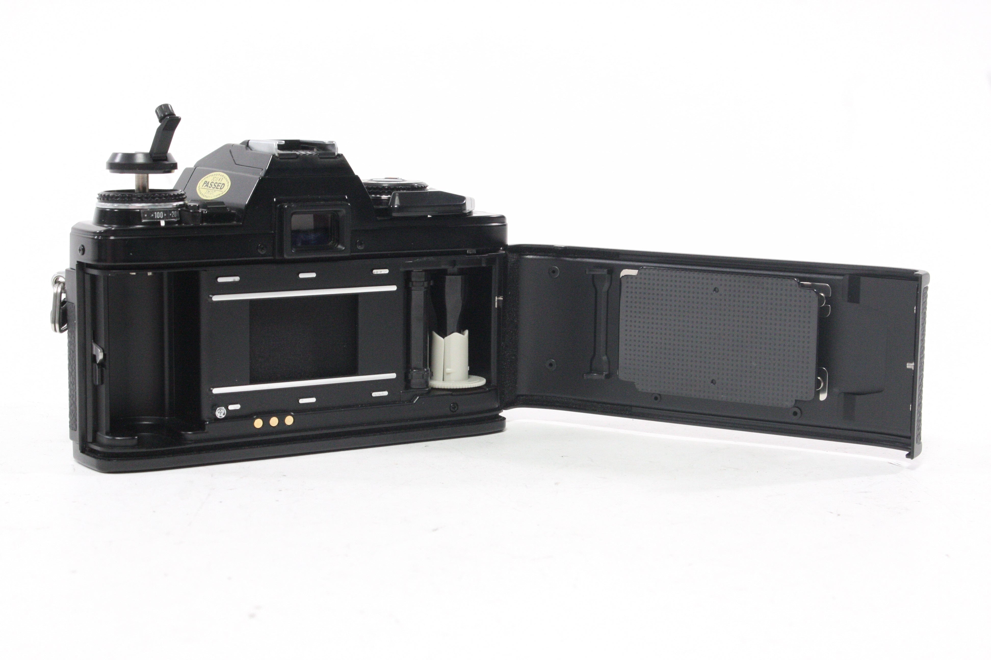 Minolta X-570 35mm SLR Camera with 50mm f/1.7 Lens