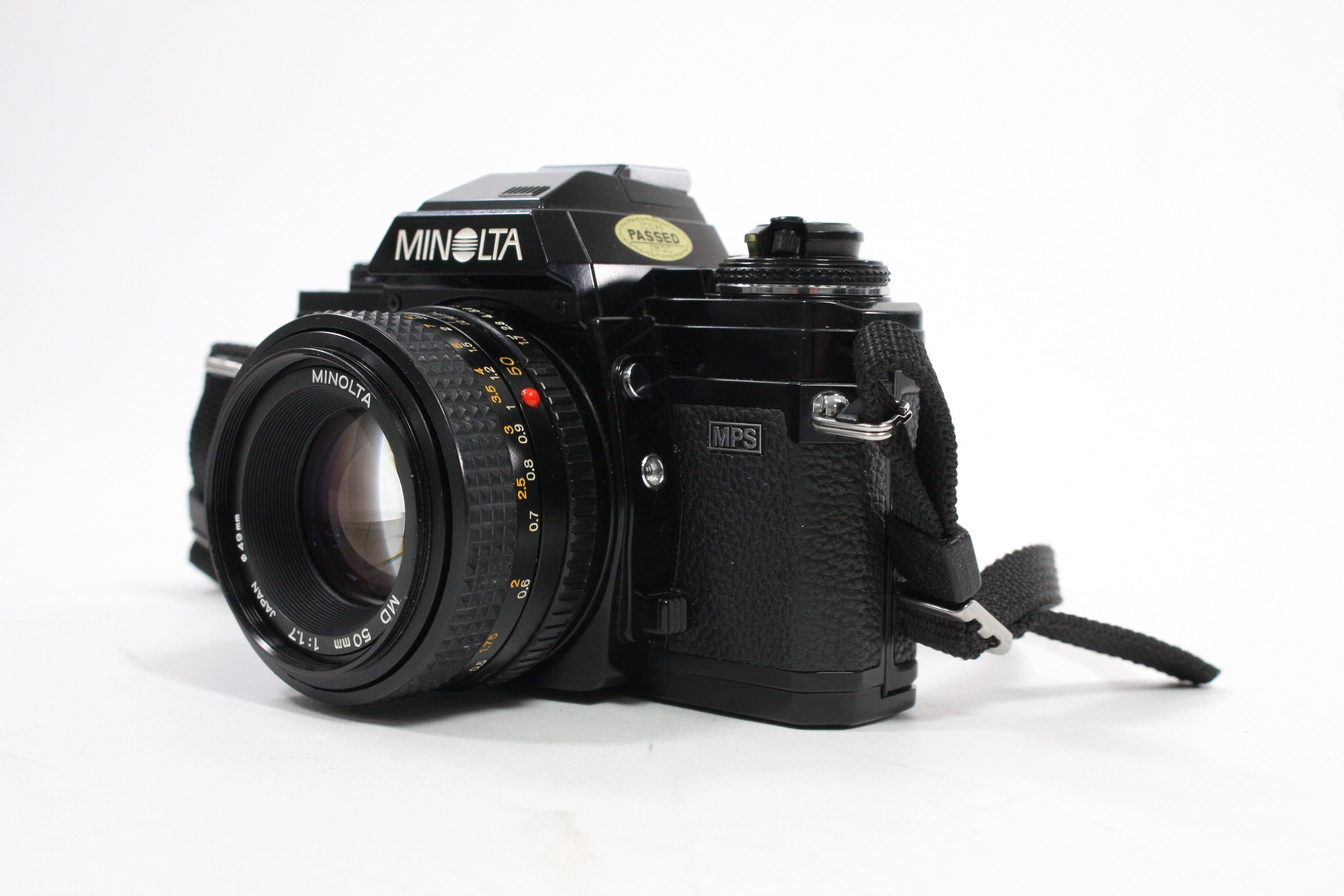 Minolta X-700 35mm Camera with 50mm f/1.7 Lens