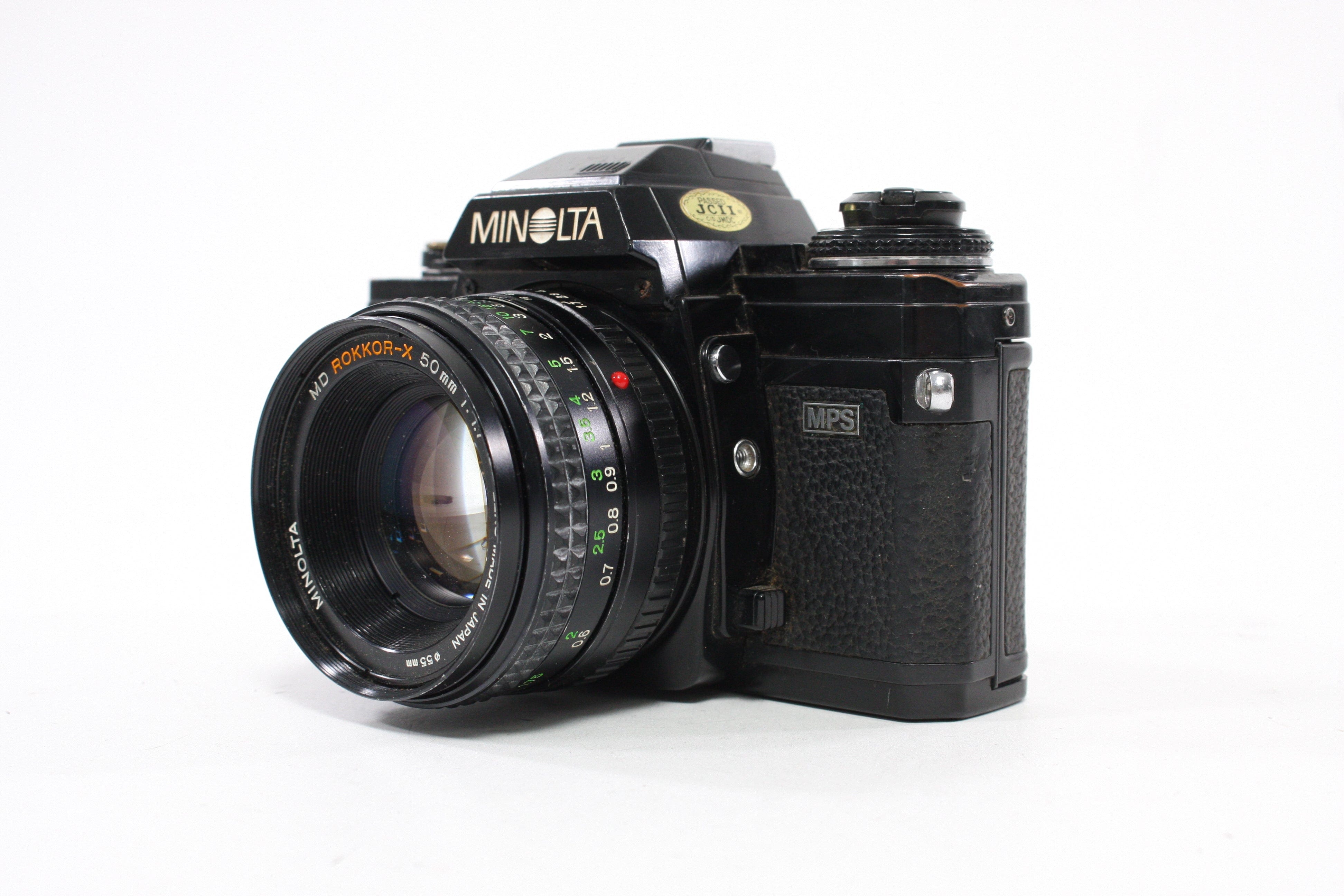 Minolta X-700 35mm SLR Camera with 50mm f/1.7 Lens