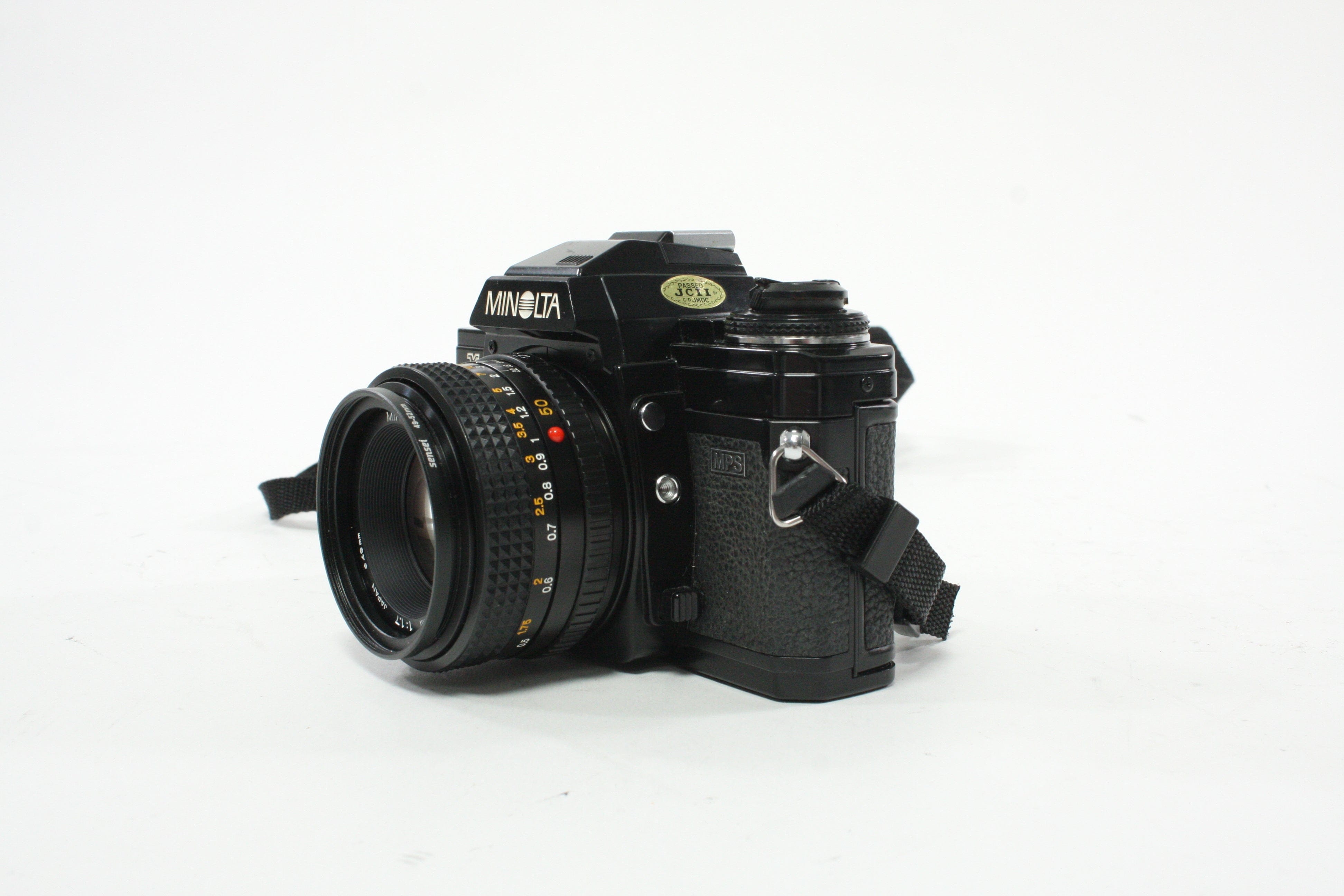 Minolta X-700 35mm SLR Camera with 50mm f/1.7 MD Lens