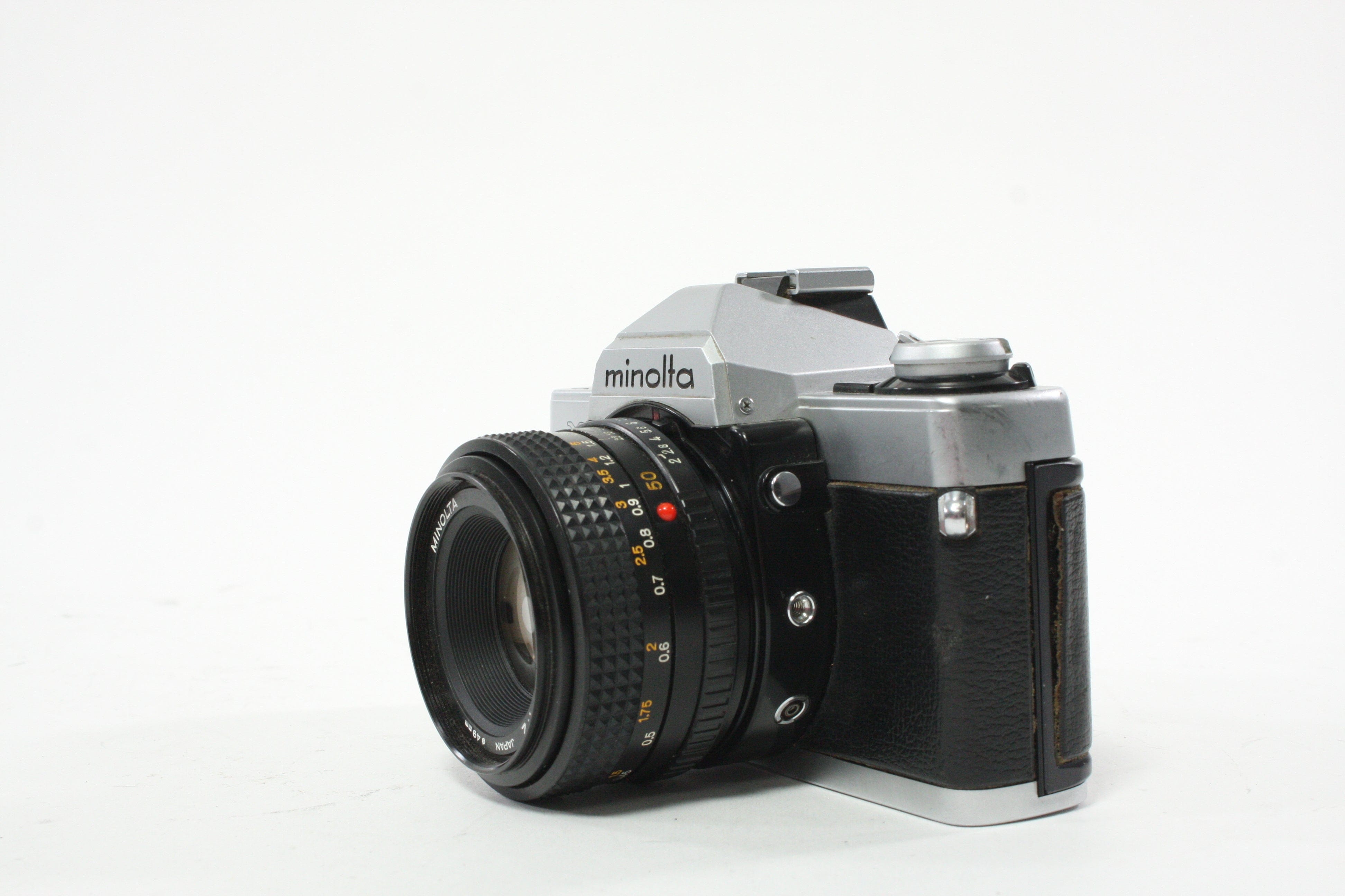 Minolta XG 7 35mm SLR Camera with 50mm f/2 MD Lens