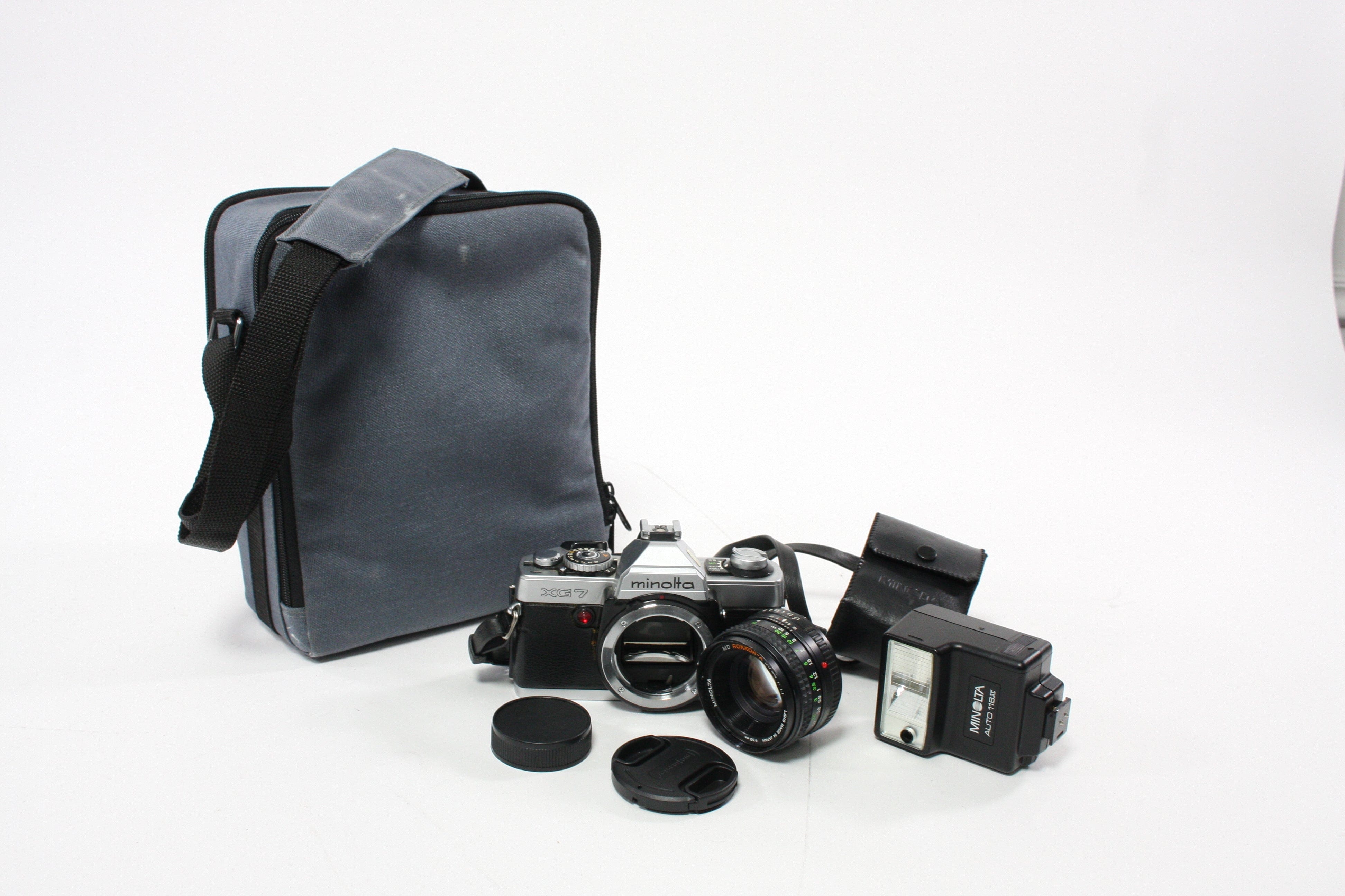 Minolta XG7 35mm SLR Camera with 50mm f/1.7 Lens with Auto 118X Flash