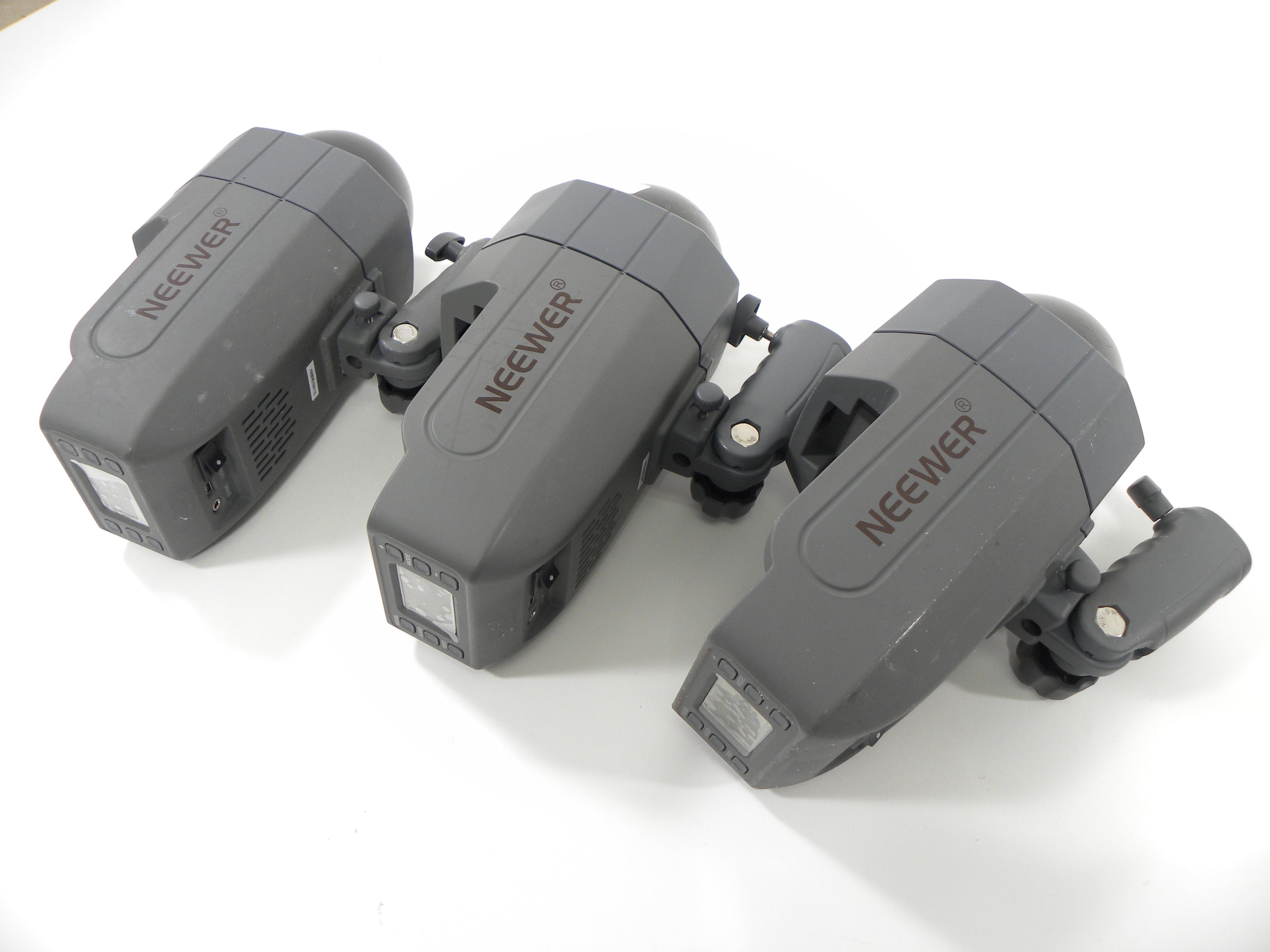 Neewer Vision 5 TTL Strobes x3 w/AC Adapters/ Strobe Reflectors/Transmitters
