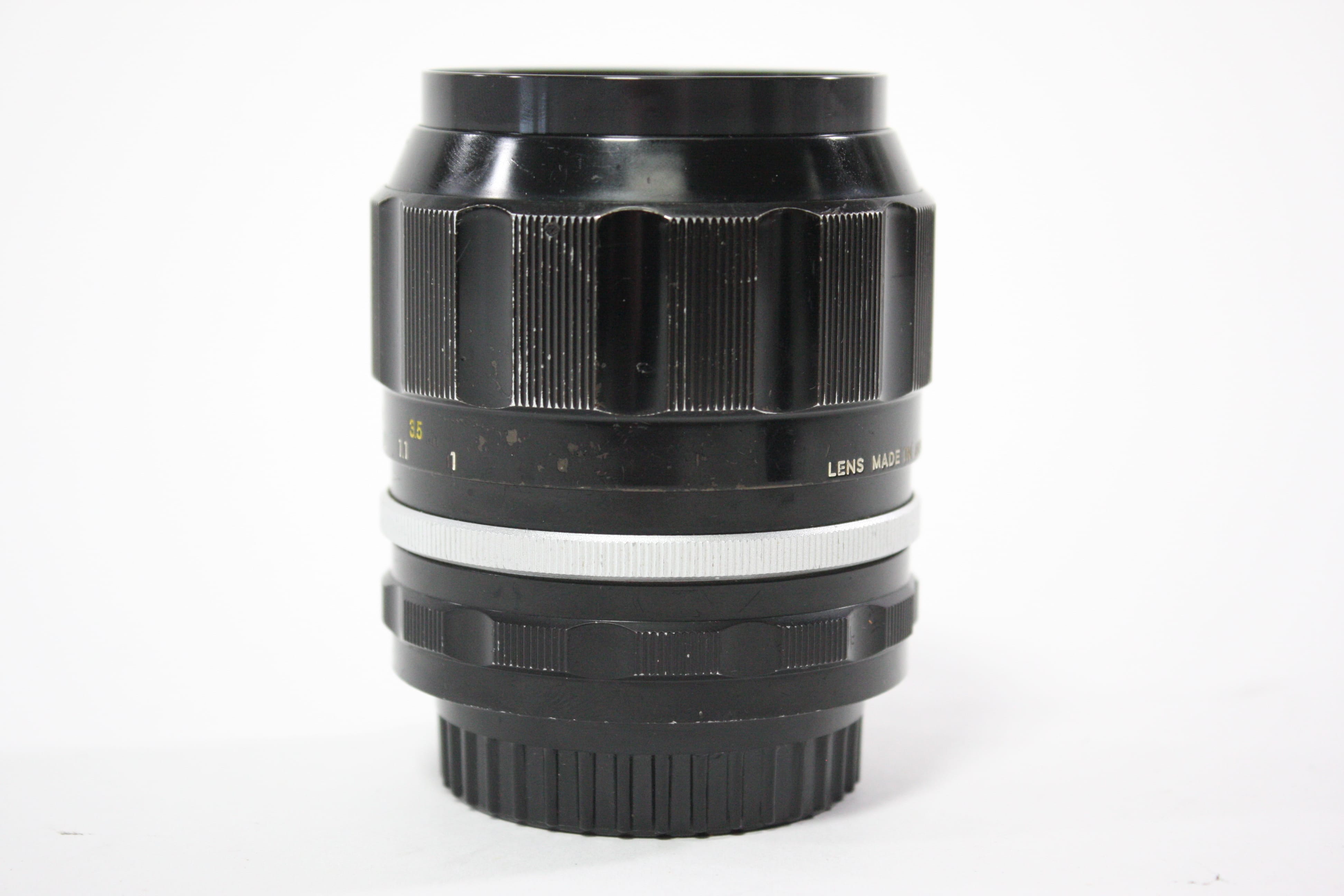 Nikon 105mm f/2.5 Nikkor-P Auto Non-AI Lens for Nikon F Mount