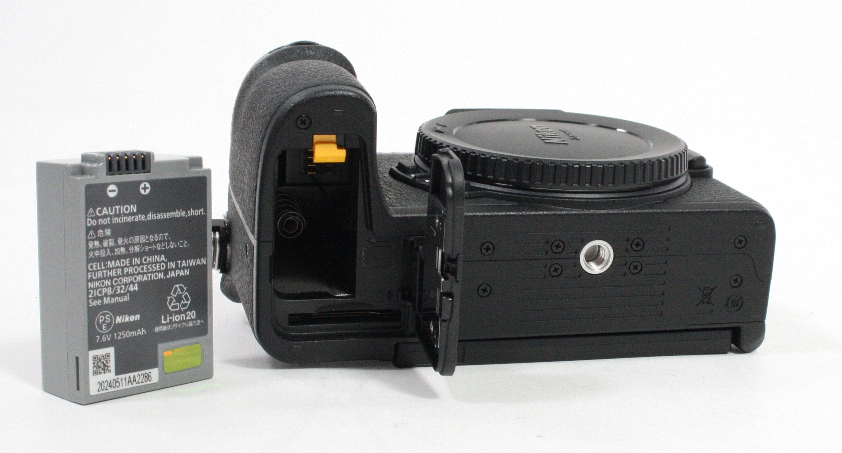 Nikon 250II Mirrorless Digital Camera with Shutter Count ONLY 52. Includes 2 Lens Kit (see description).