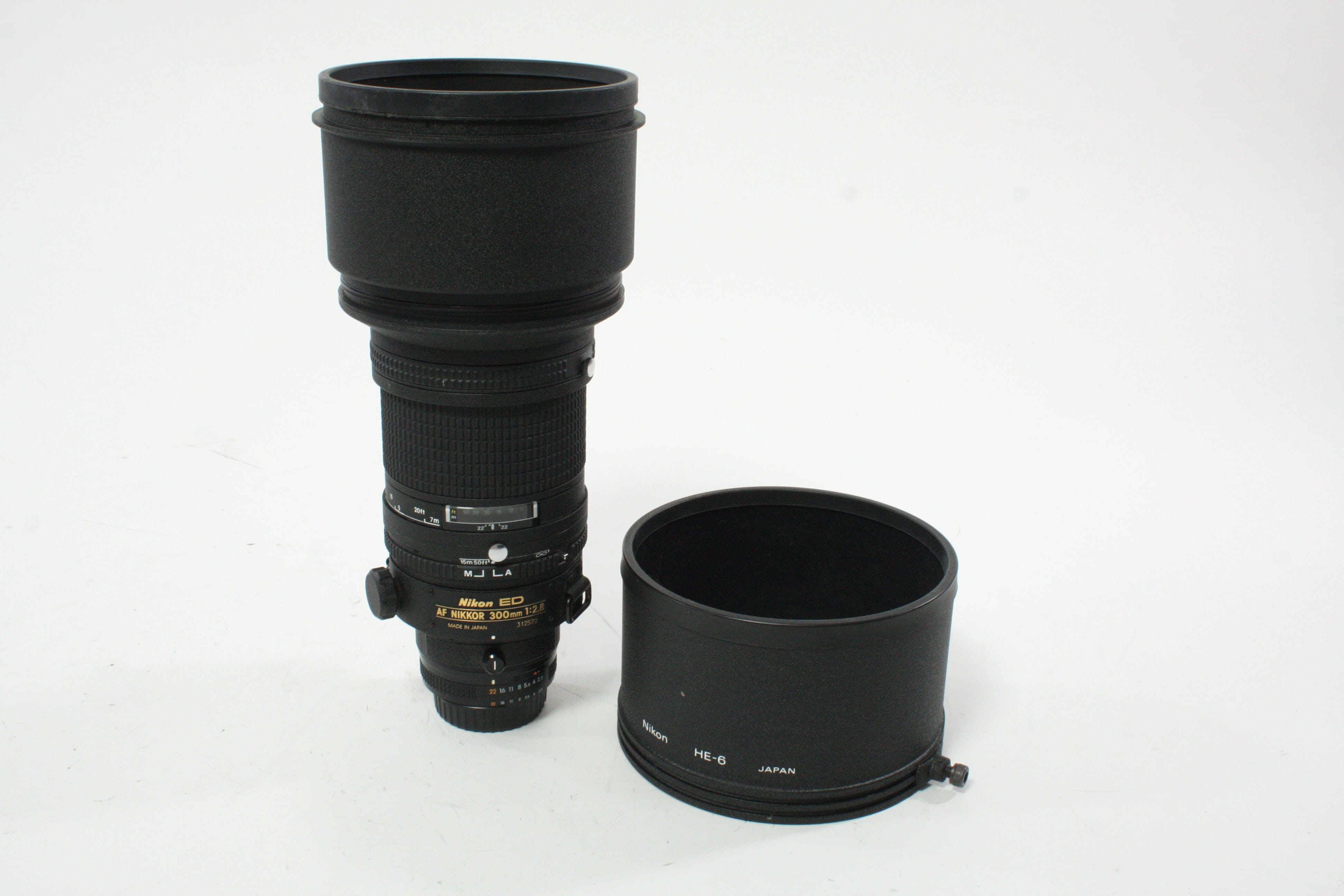 Nikon 300mm f/2.8D ED Autofocus Lens with a CT-303 Hard Shell Case