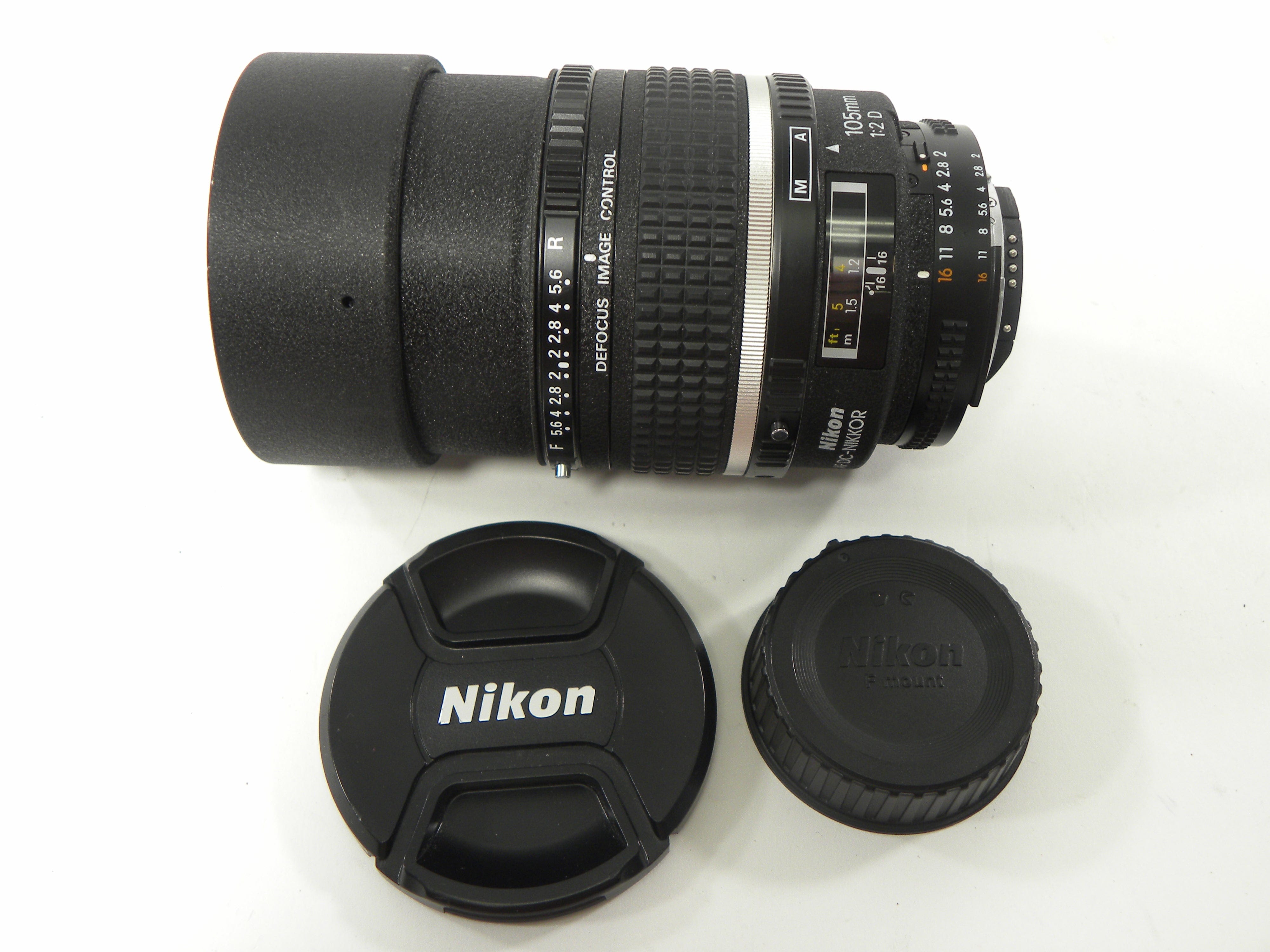 Nikon AF DC-Nikkor 105mm f2D