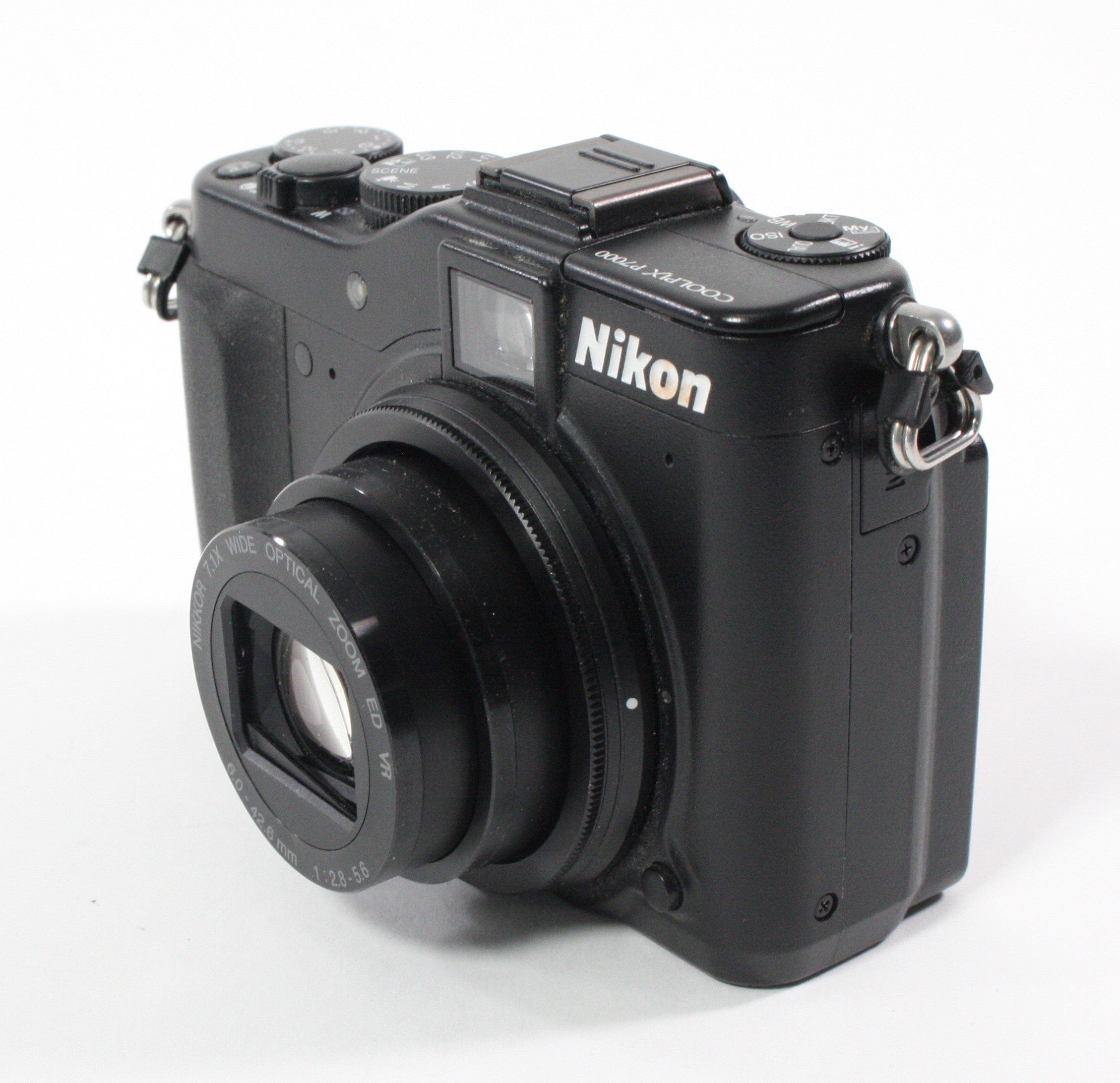 Nikon Coolpix P7000 Point and Shoot Digital Camera 7.1x Zoom 10.1mp
