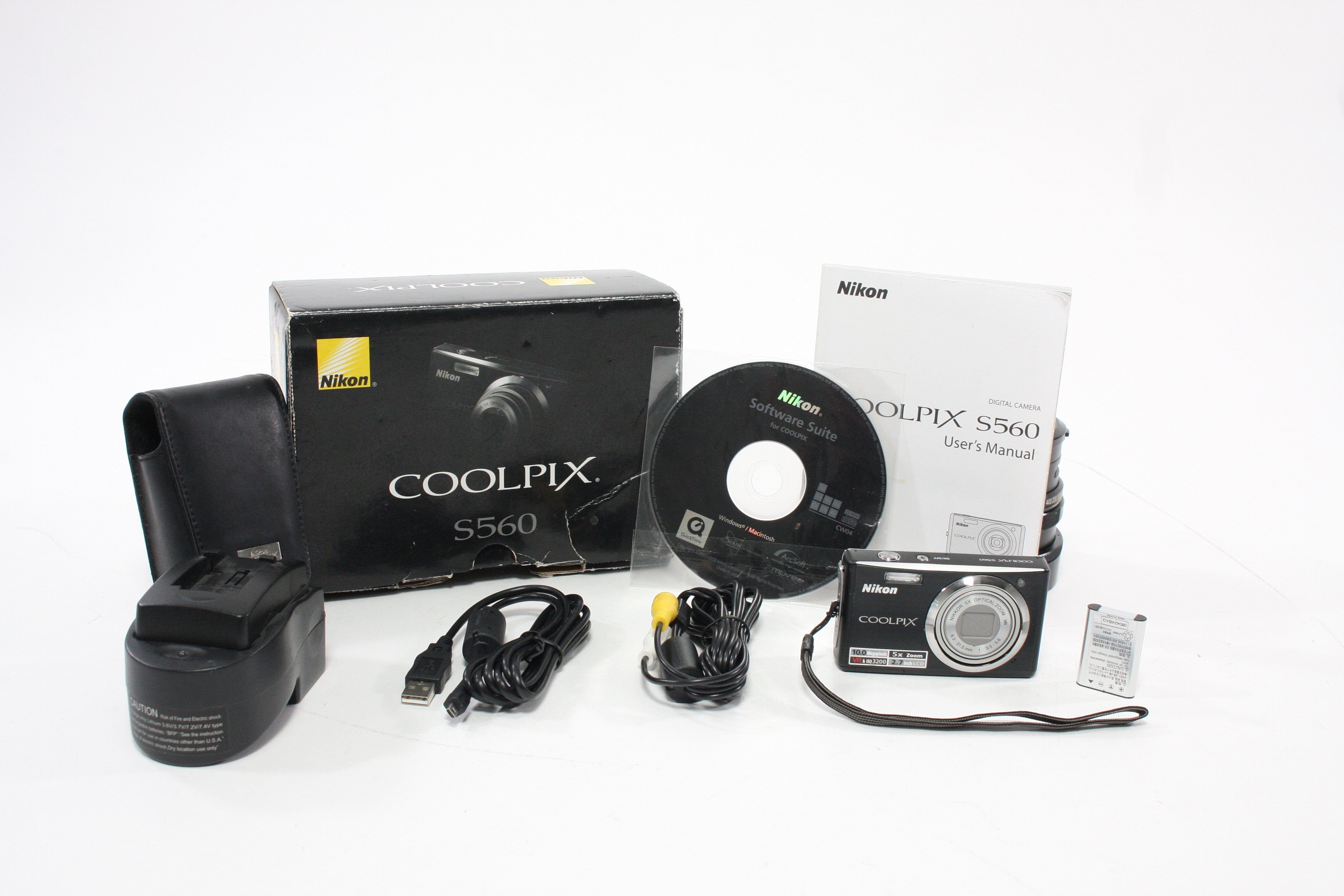 Nikon Coolpix S 560 Digital Point-and-Shoot Camera 5x Zom 10.0mp